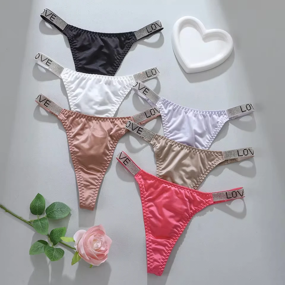 Sexy Shinning Rhinestone Thong Women's Seamless Underwear Sexy Sports Ladies T-back Panties Low-rise and High-cut Briefs
Sexy Shinning Rhinestone Thong Women's Seamless Underwear Sexy Sports Ladies T-back Panties Low-rise and High-cut Briefs