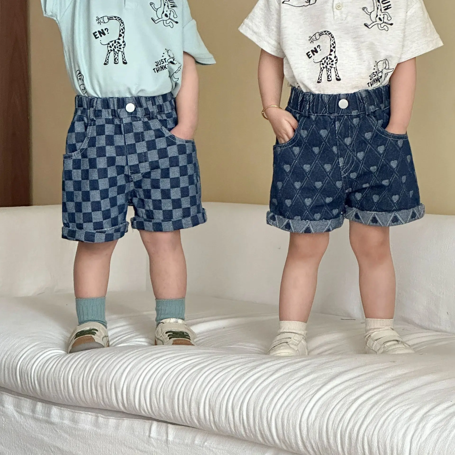2026 New Girls Boys Denim Shorts Summer 1-8Y Kids Plaid Love Elastic Waist Short Jeans Fashion Children's Outer Wear Clothing
2026 New Girls Boys Denim Shorts Summer 1-8Y Kids Plaid Love Elastic Waist Short Jeans Fashion Children's Outer Wear Clothing