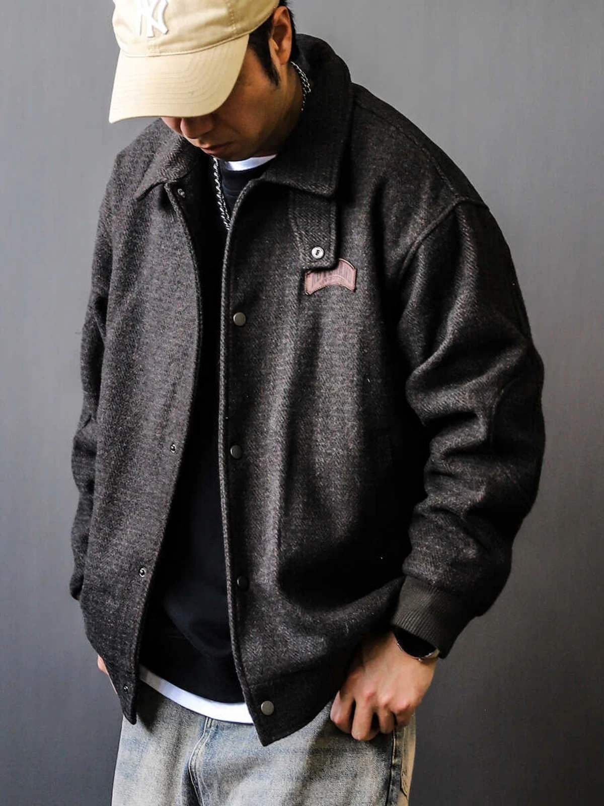 Retro American Sle Letter Logo Loose Lapel Woolen Jaet Coat for Men And Women Spring Autumn New Arrival Simple Youth Faion
Retro American Sle Letter Logo Loose Lapel Woolen Jaet Coat for Men And Women Spring Autumn New Arrival Simple Youth Faion