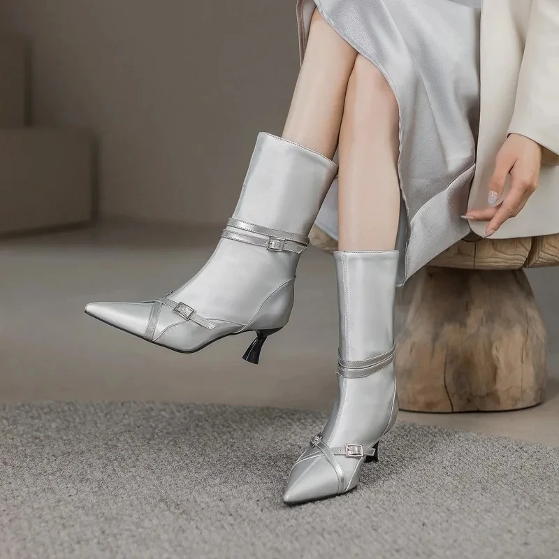 Women Ankle Boot Fashion Sexy Pointed Toe Stilettos High Heels Vintage Belt Buckle Slip On Short Boots Female Shoes Plus Size 48
Women Ankle Boot Fashion Sexy Pointed Toe Stilettos High Heels Vintage Belt Buckle Slip On Short Boots Female Shoes Plus Size 48