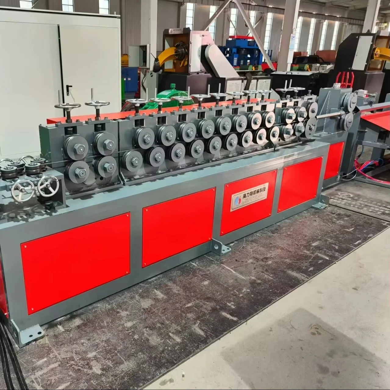 Hydraulic Rebar Straightener Wire Straightening & Cutting Machine with Bearing & Gear and 15KW Motor reabr cutter customized
Hydraulic Rebar Straightener Wire Straightening & Cutting Machine with Bearing & Gear and 15KW Motor reabr cutter customized