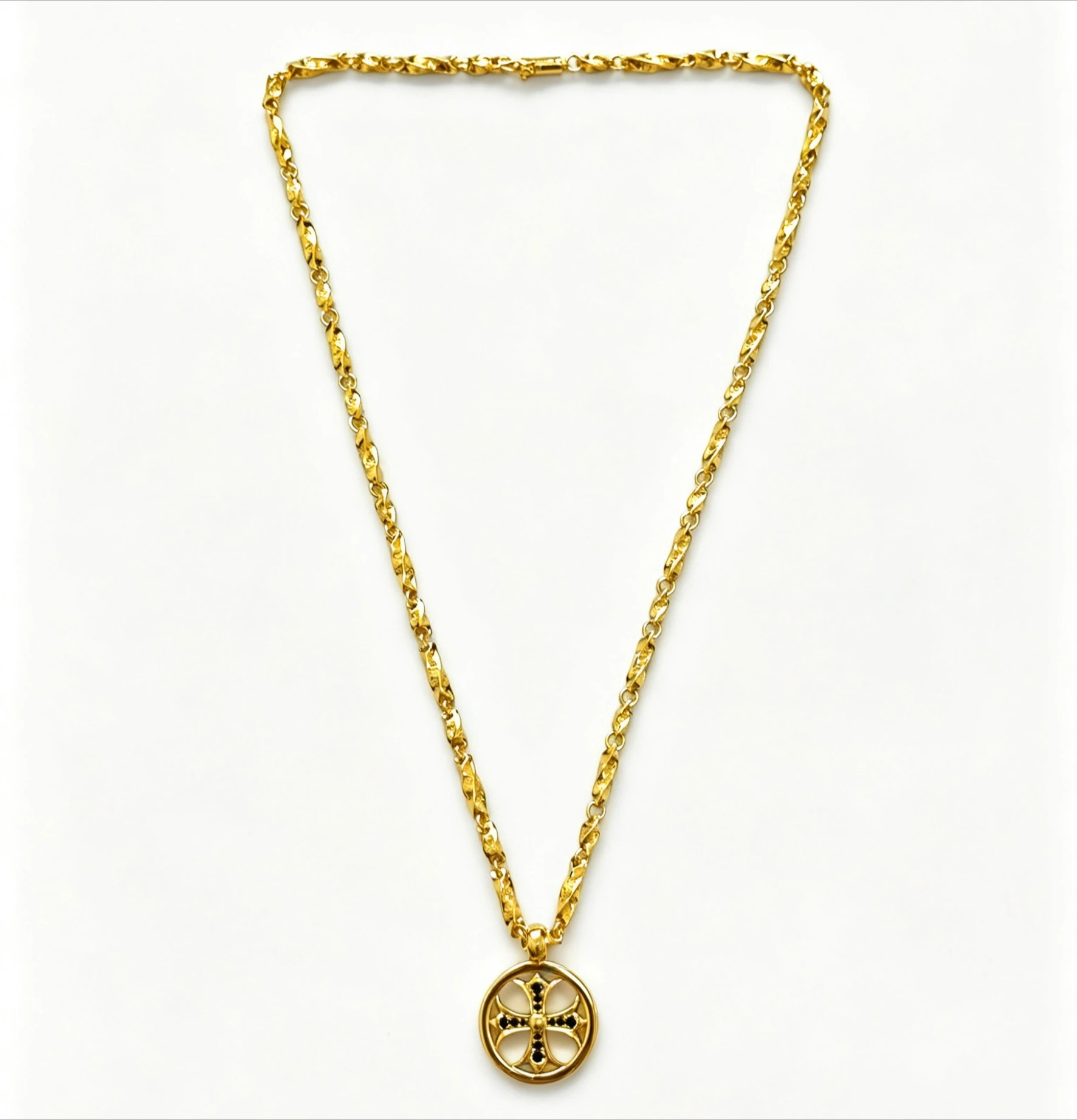 CH Classic Fan Shape Charm Cross Pendant Necklace S925 Sterling Silver Ladies Exquisite Banquet Essential Jewelry
CH Classic Fan Shape Charm Cross Pendant Necklace S925 Sterling Silver Ladies Exquisite Banquet Essential Jewelry