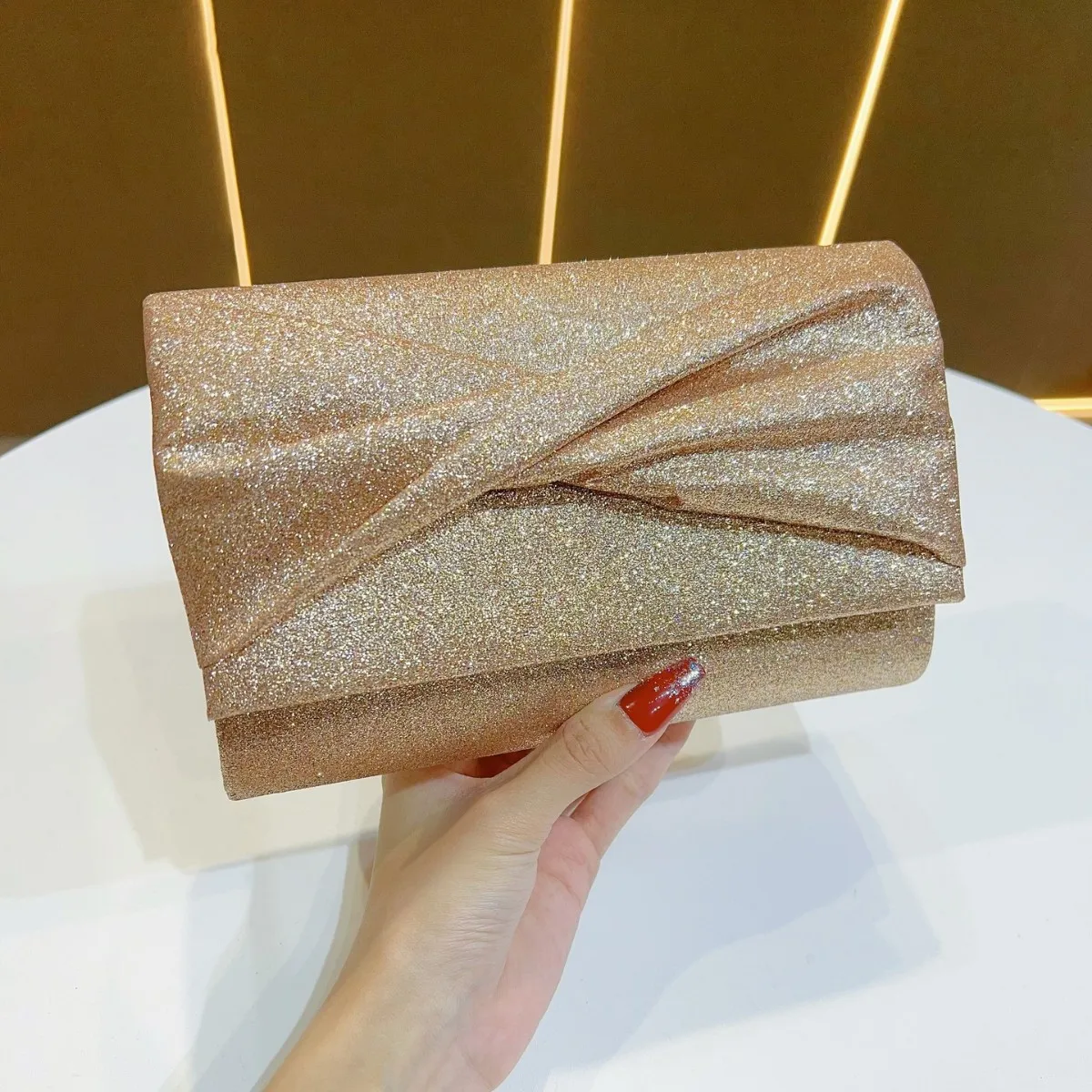 Women’s Sparkling Cross Design Evening Clutch Elegant Party Bag Chain Strap Dress Purse Stylish Banquet Handbag Chic Tote
Women’s Sparkling Cross Design Evening Clutch Elegant Party Bag Chain Strap Dress Purse Stylish Banquet Handbag Chic Tote