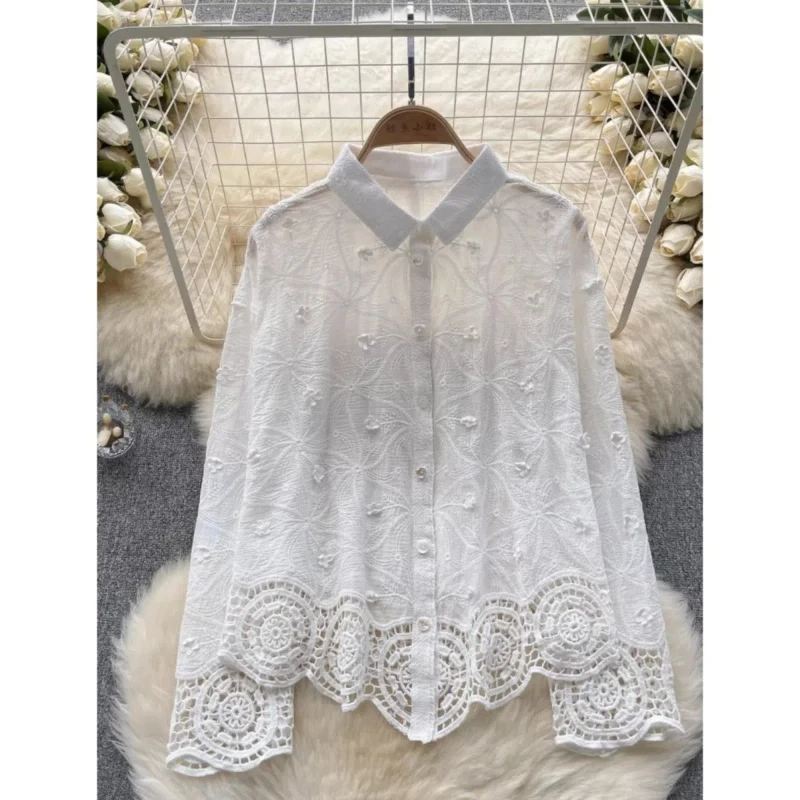 Gentle Style Sweet Embroidered Shirt for Women's Fashionable Loose and Versatile Lace Splicing Tops Trendy
Gentle Style Sweet Embroidered Shirt for Women's Fashionable Loose and Versatile Lace Splicing Tops Trendy