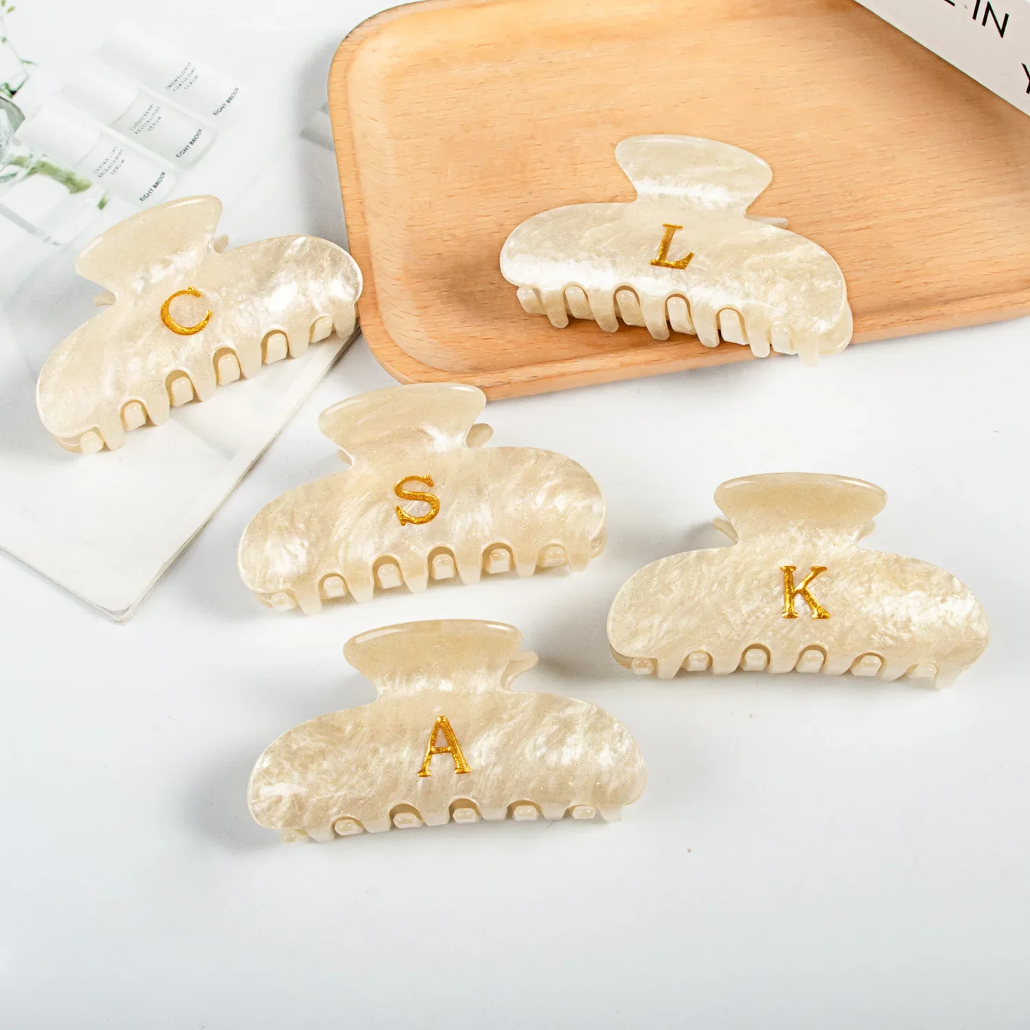 Shining Golden Letters Crab Hair Clip Personality Design Acrylic Hair Claw Korean Claw Clip Hair Accessories for Women Girls
Shining Golden Letters Crab Hair Clip Personality Design Acrylic Hair Claw Korean Claw Clip Hair Accessories for Women Girls