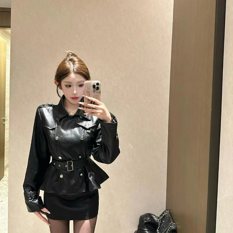 Sweet Cool Vintage Double Breasted Leather Black Coat Women+ Y2k Slim Waist Bodycon Skirts Autumn Winter New Two Piece Sets
Sweet Cool Vintage Double Breasted Leather Black Coat Women+ Y2k Slim Waist Bodycon Skirts Autumn Winter New Two Piece Sets