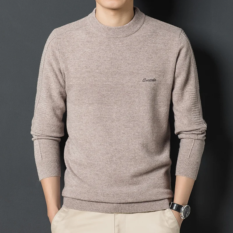 pure Round wool neck sweater warm men's knitted bottoming shirt men's loose wool top in autumn and winter.
pure Round wool neck sweater warm men's knitted bottoming shirt men's loose wool top in autumn and winter.