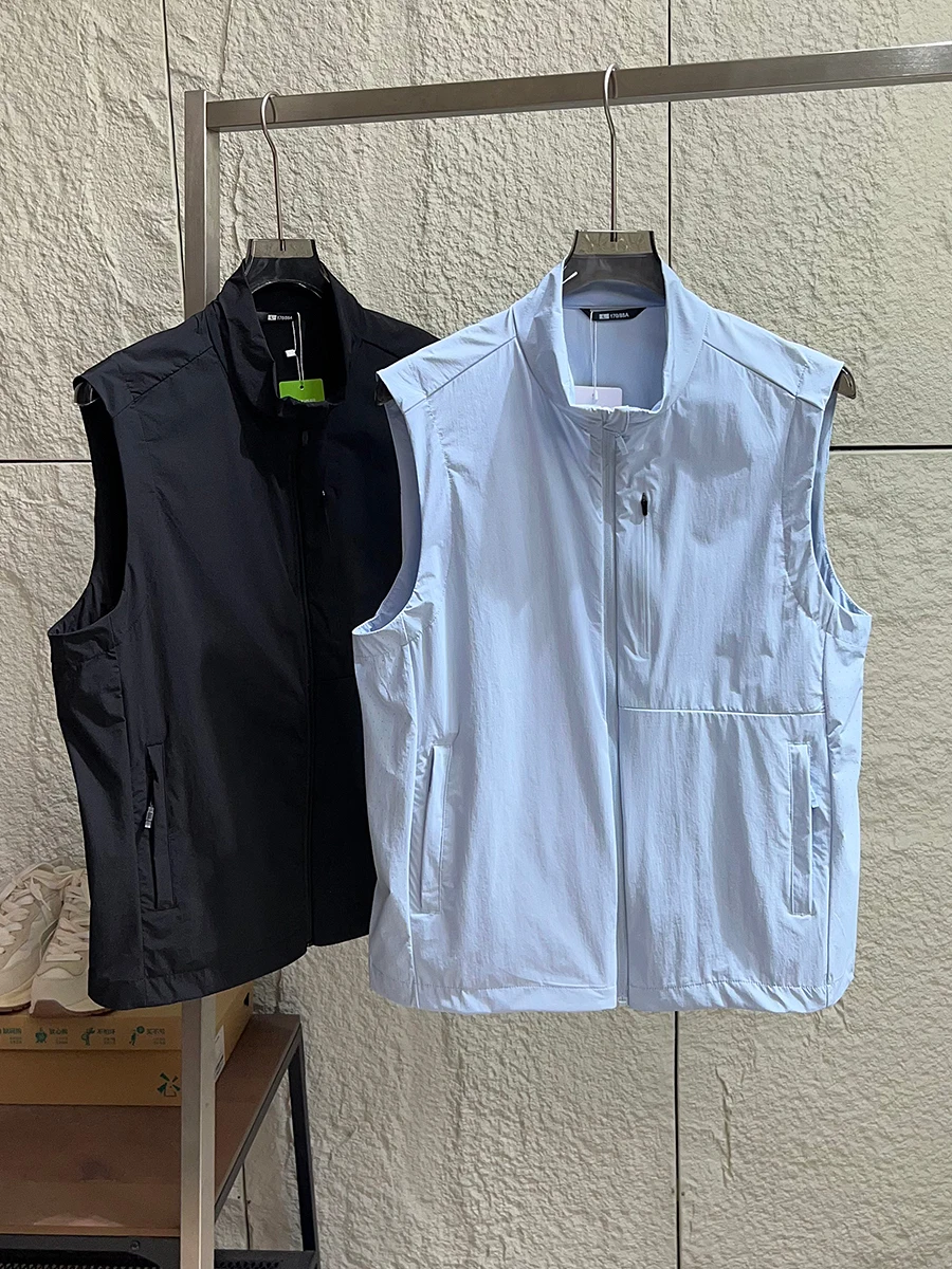 Outdoor Laser Perforated Breathable Men's Cooling Quick Dry Stand Collar Vest Summer Casual Style Zipper Closure Standard Fit
Outdoor Laser Perforated Breathable Men's Cooling Quick Dry Stand Collar Vest Summer Casual Style Zipper Closure Standard Fit