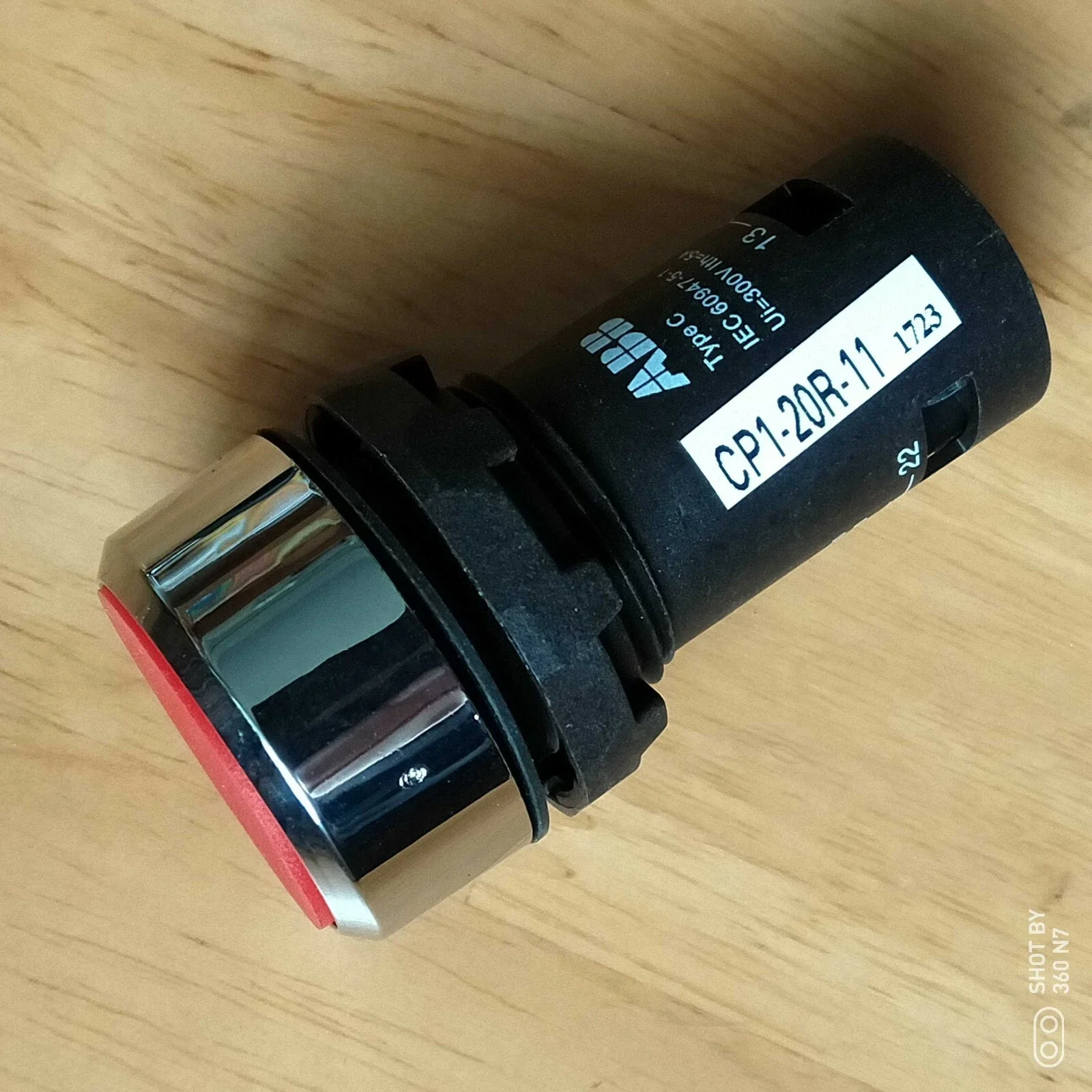 10 pcs CP1-20R-11 1SFA619100R2071 10113836 Flat button | red | 1NO+1NC | reset type
10 pcs CP1-20R-11 1SFA619100R2071 10113836 Flat button | red | 1NO+1NC | reset type