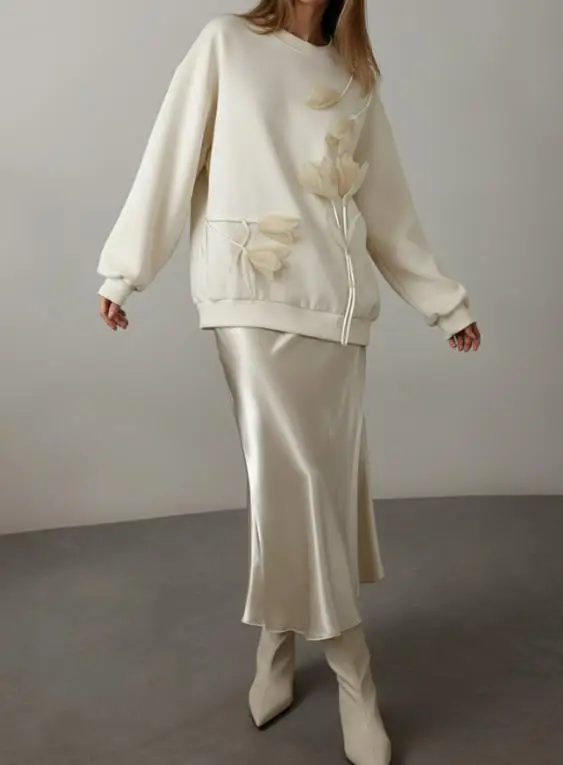 Новая модная осенне-зимняя элегантная популярная средней длины ленивая свободная трехмерная толстовка с длинными рукавами и цветочным принтом женская одежда
Новая модная осенне-зимняя элегантная популярная средней длины ленивая свободная трехмерная толстовка с длинными рукавами и цветочным принтом женская одежда