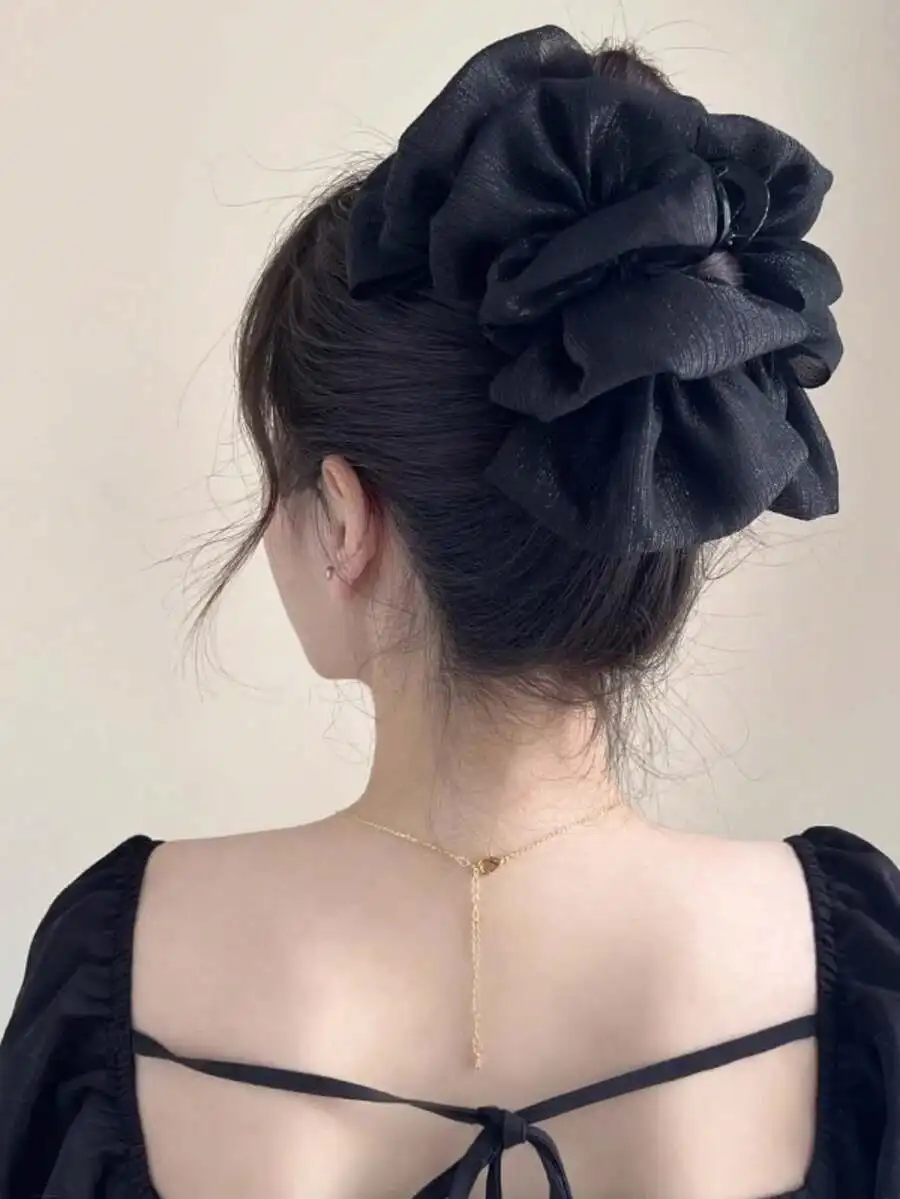 Korean Style Black Floral Hair Claw Clip Volumizing Hair Accessory For Women
Korean Style Black Floral Hair Claw Clip Volumizing Hair Accessory For Women