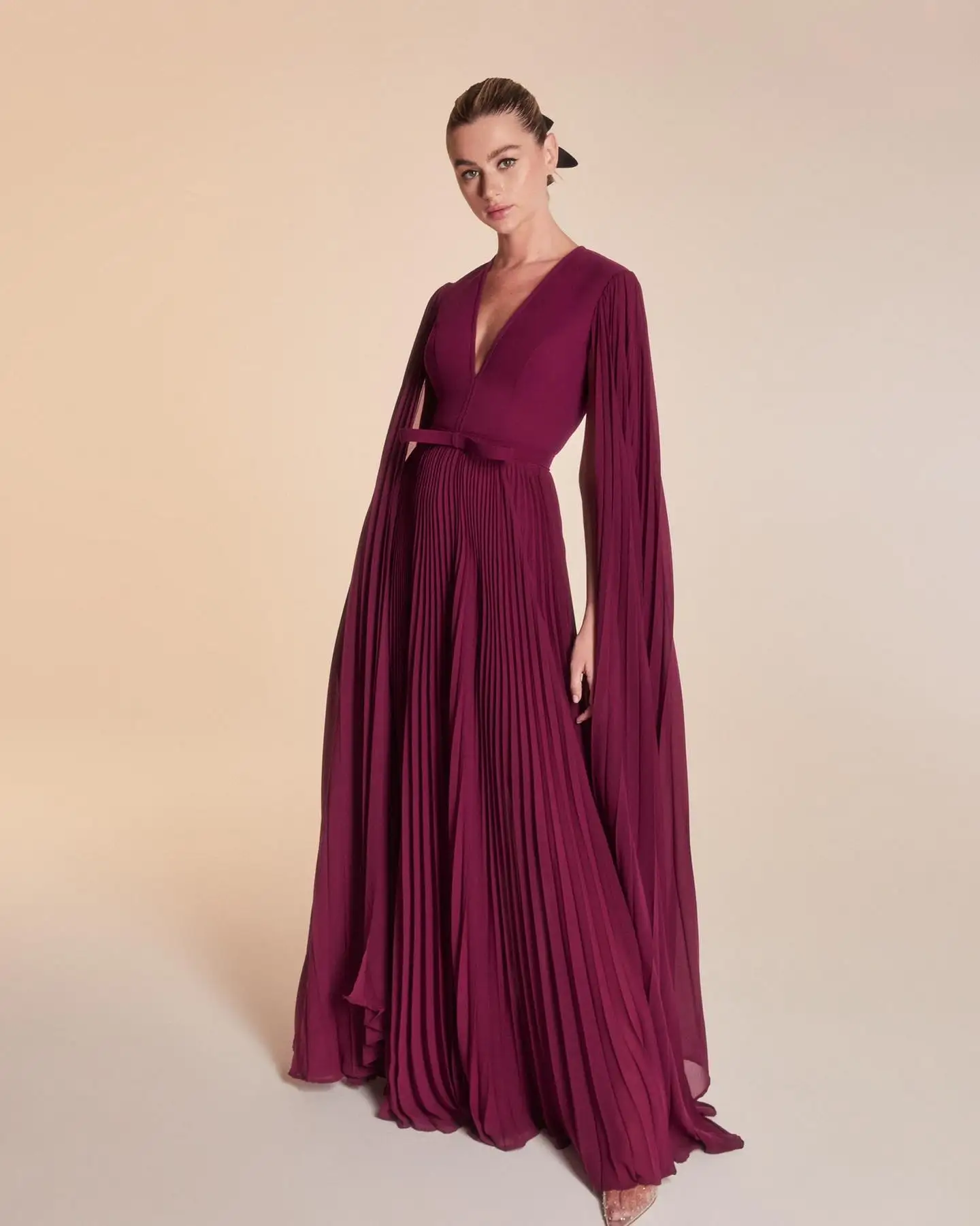 Customized Classic V-Neck Long Sleeves Chiffon Evening Dress Temperament Pleats Bow Backless Photo Color Vestido De Festa
Customized Classic V-Neck Long Sleeves Chiffon Evening Dress Temperament Pleats Bow Backless Photo Color Vestido De Festa
