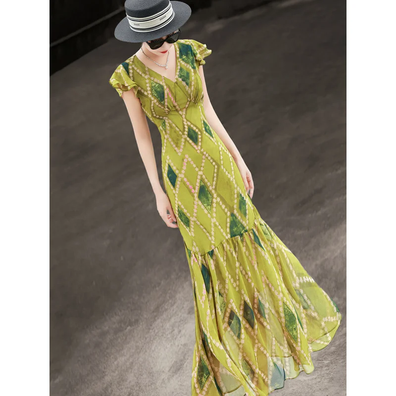 MEXCOCO 2026 New Summer French Retro V Neck Ruffle Cap Sleeve Geometric Print Ruched Waist Flounce Mermaid Maxi Dress
MEXCOCO 2026 New Summer French Retro V Neck Ruffle Cap Sleeve Geometric Print Ruched Waist Flounce Mermaid Maxi Dress