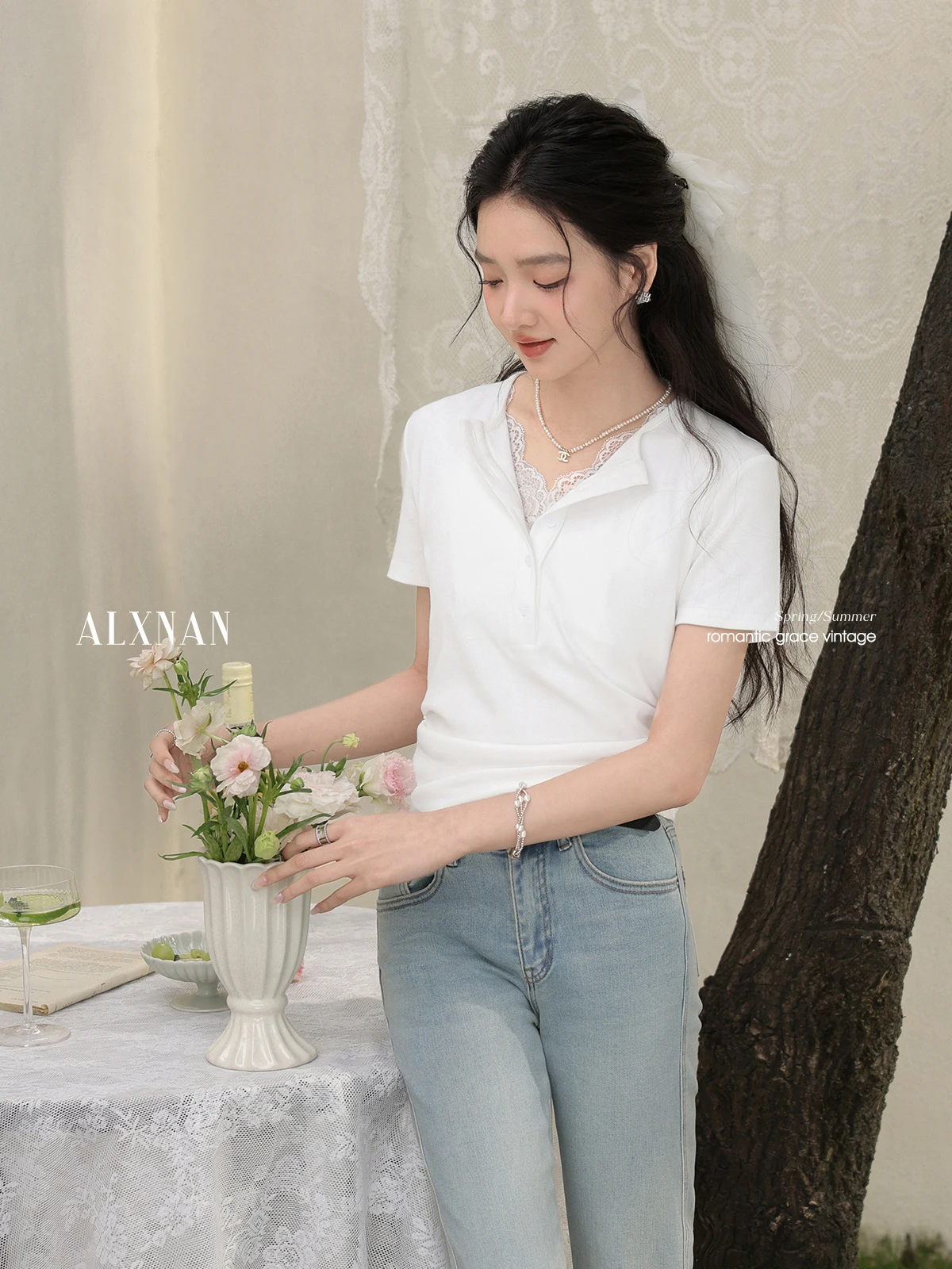 ALXNAN Off-white Women's T-shirt Lace V-neck Short Sleeve T-shirt 2025 Summer Slim Fit Casual Elegant Office Tops Ladies L55013
ALXNAN Off-white Women's T-shirt Lace V-neck Short Sleeve T-shirt 2025 Summer Slim Fit Casual Elegant Office Tops Ladies L55013