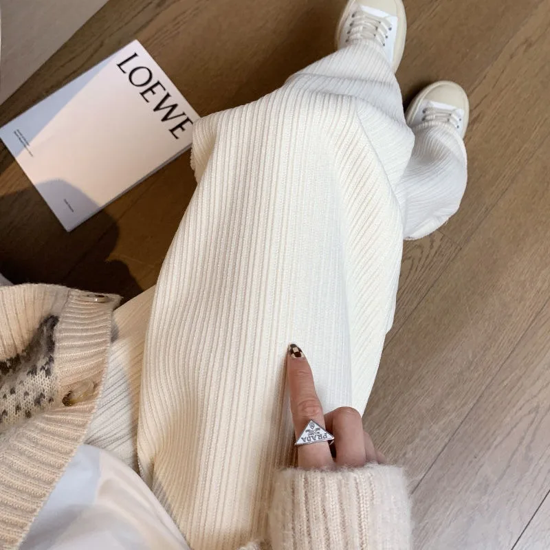 New Fashion Women's Loose Casual Pants Woman Corduroy Trousers Fashion Female Sports Pants Ladies Black and White Long Pants
New Fashion Women's Loose Casual Pants Woman Corduroy Trousers Fashion Female Sports Pants Ladies Black and White Long Pants
