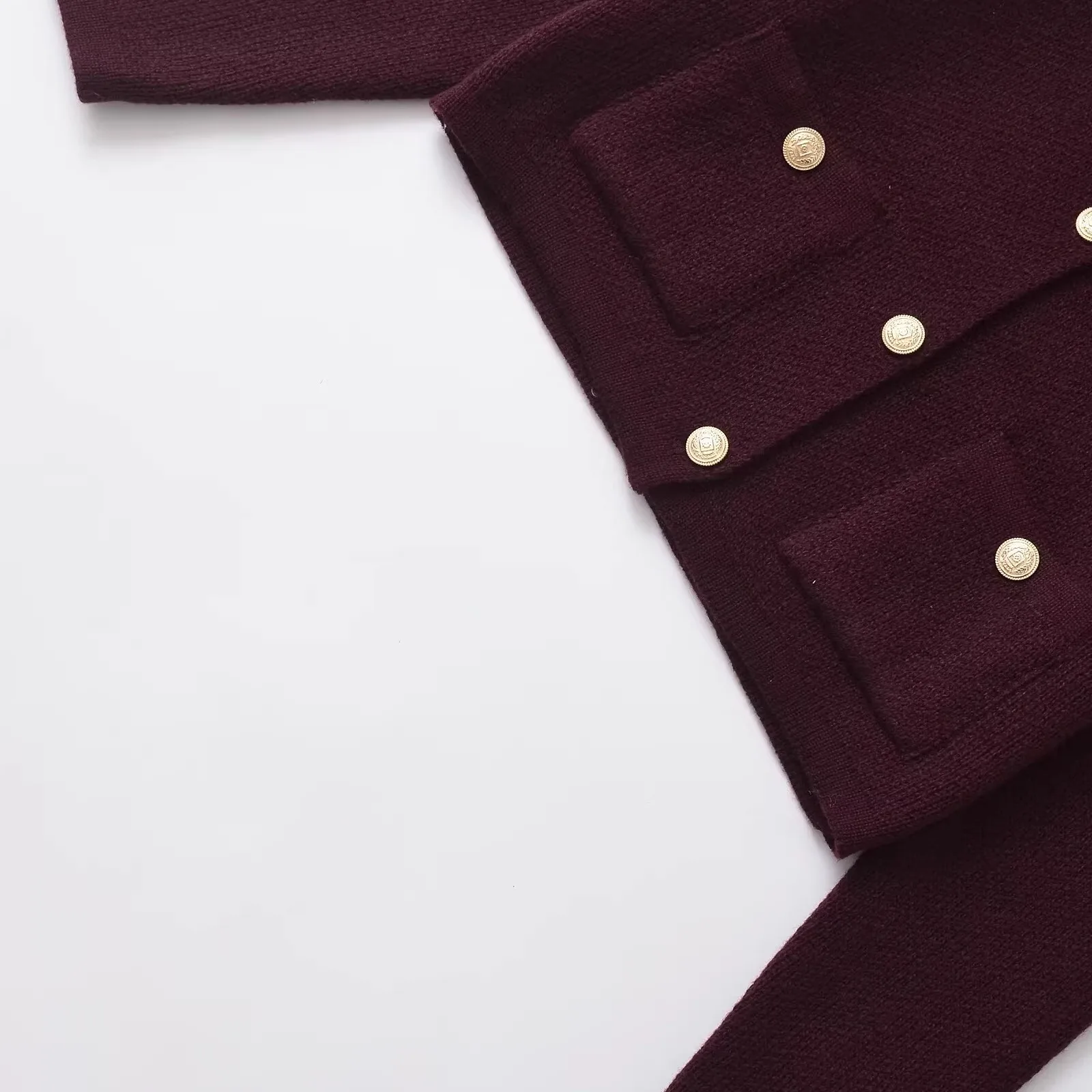 ZAB Faionable Gold Button Knitted Jaet Women's Street Sle Long Sve round Ne Polyester Fiber Pure Color Open Cardigan
ZAB Faionable Gold Button Knitted Jaet Women's Street Sle Long Sve round Ne Polyester Fiber Pure Color Open Cardigan