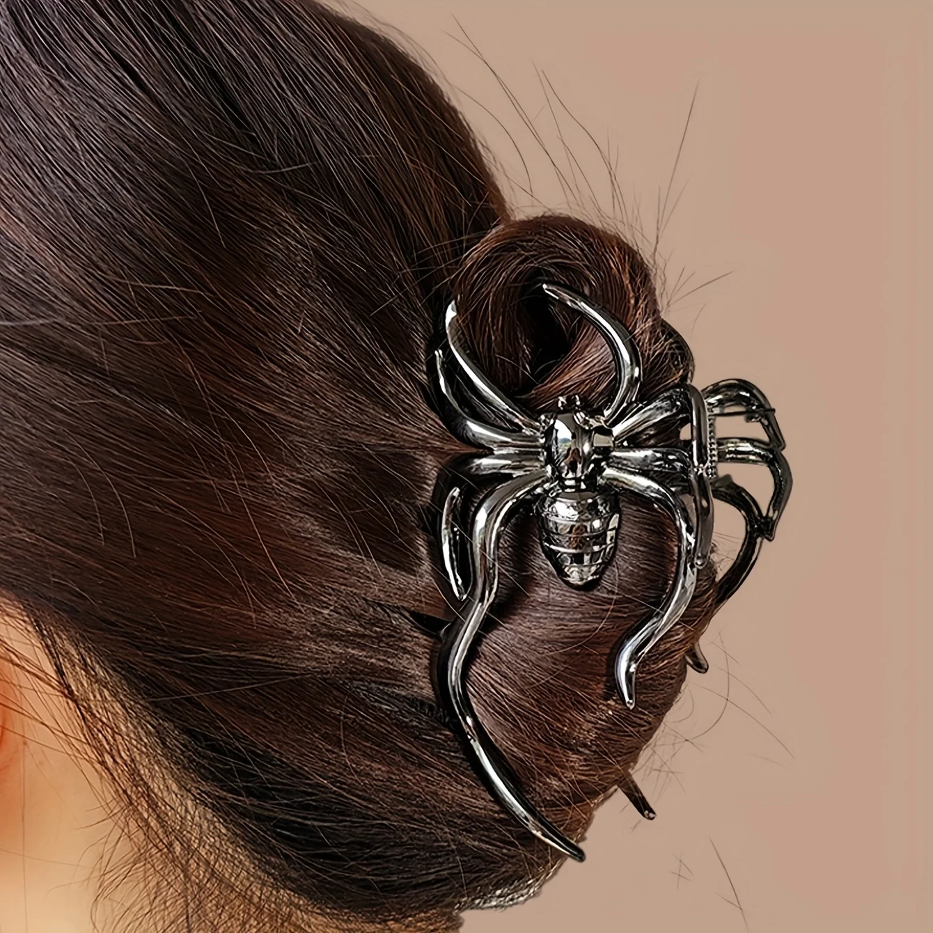 1 piece of the latest spider claw clip, high-end stylish shark hair clip for hair styling and updo at the back of the head
1 piece of the latest spider claw clip, high-end stylish shark hair clip for hair styling and updo at the back of the head