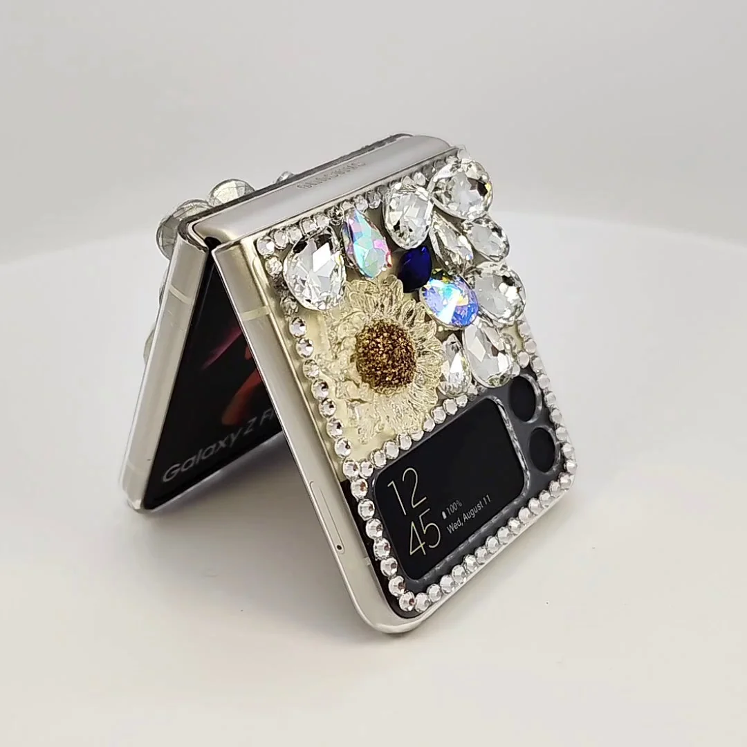 Luxury Rhinestone Mobile Phone Case For Samsung Z Flip5 3 4 Diamond Princess Cartoon Small Fresh Chinese Style Protection Cover
Luxury Rhinestone Mobile Phone Case For Samsung Z Flip5 3 4 Diamond Princess Cartoon Small Fresh Chinese Style Protection Cover