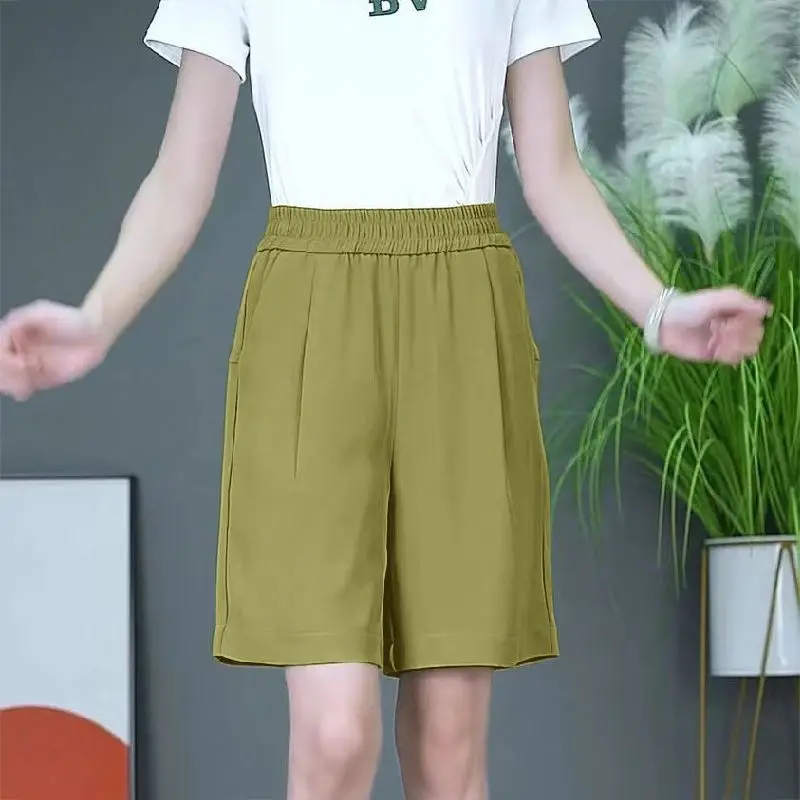 Ice Silk Wide-leg Shorts for Women New Summer Casual Five-minute Elastic Waist Loose and Draped Cargo Pants
Ice Silk Wide-leg Shorts for Women New Summer Casual Five-minute Elastic Waist Loose and Draped Cargo Pants