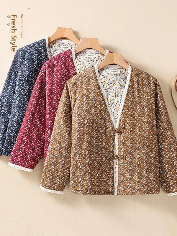 Thickened V-neck Small Cotton Jacket Women's Winter Warm Short Outerwear Floral Print Lace Trim Splicing Cotton Clothes
Thickened V-neck Small Cotton Jacket Women's Winter Warm Short Outerwear Floral Print Lace Trim Splicing Cotton Clothes