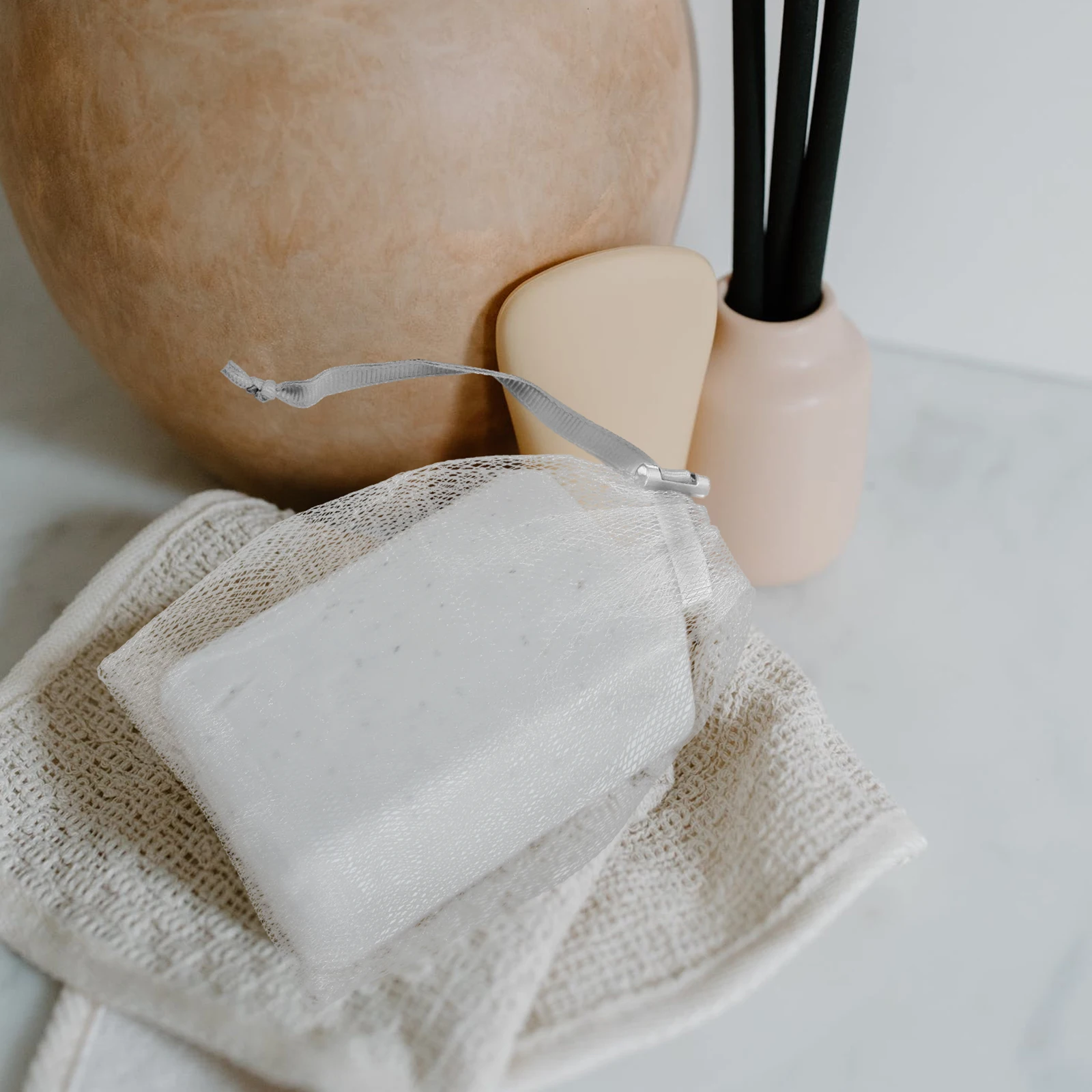 8 PCS Bubble Net Soap Foaming Facial Face Clean Bags Mesh Exfoliating Cleaning Pouch Moisturizing
8 PCS Bubble Net Soap Foaming Facial Face Clean Bags Mesh Exfoliating Cleaning Pouch Moisturizing