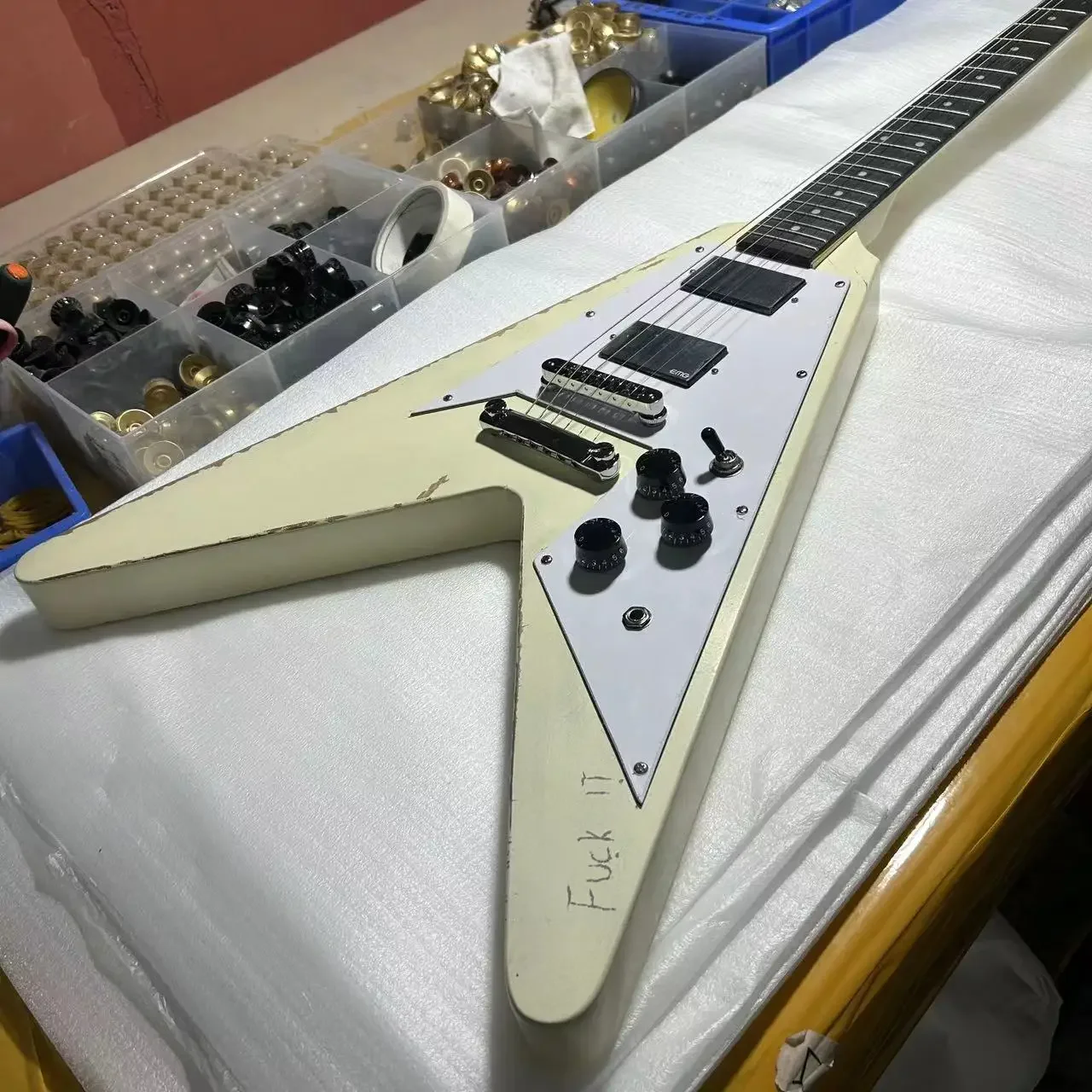 Musical InstrumentsMake Old Aircraft Guitar Rosewood Fingerboard Body High Sound Quality 22 Tone Position 2025
Musical InstrumentsMake Old Aircraft Guitar Rosewood Fingerboard Body High Sound Quality 22 Tone Position 2025
