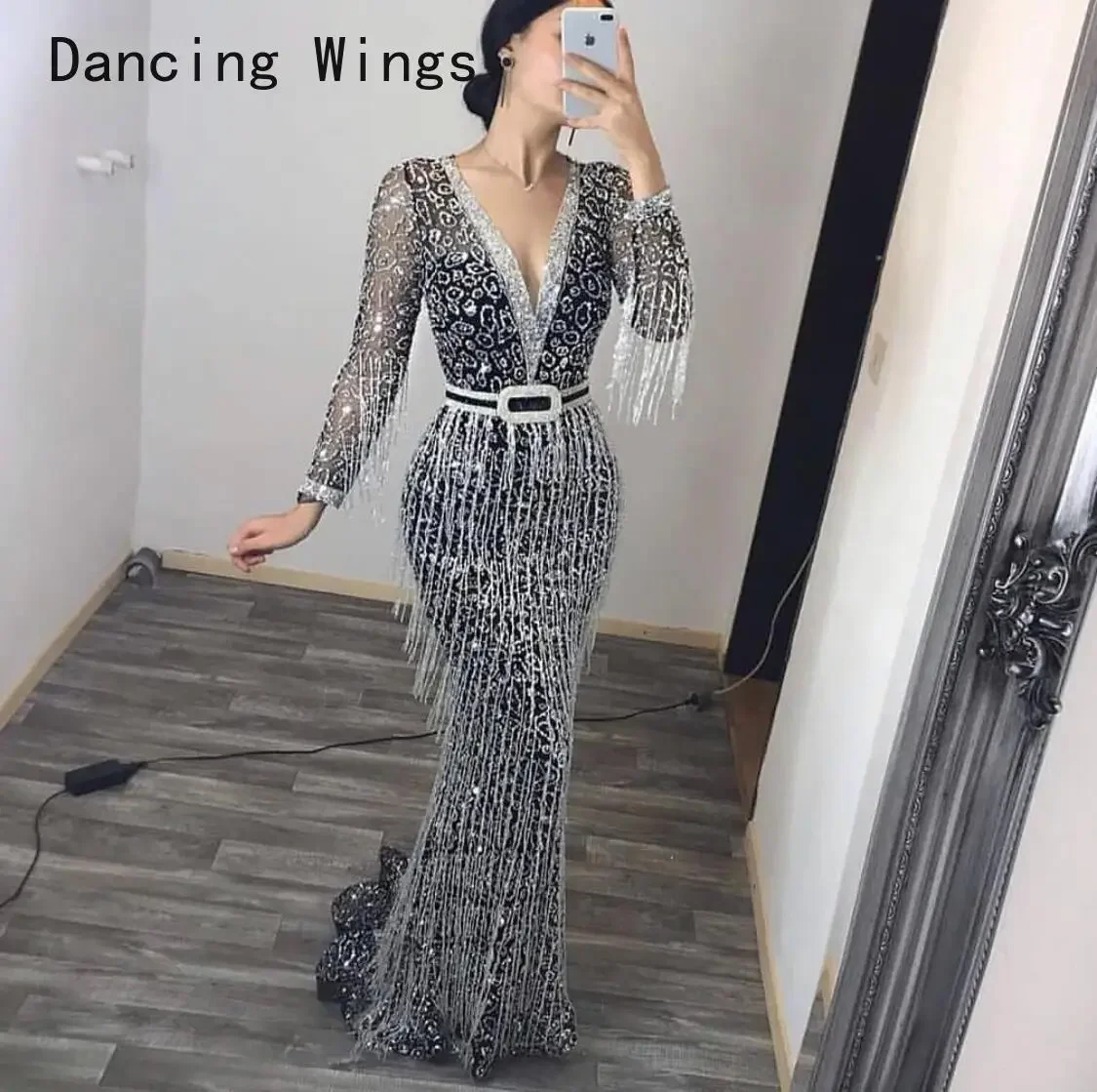 New Bronzing Long Sleeve Dress Women Sexy Deep V-neck Tassel Evening Party Bodycon Dresses Night Club Vestido De Mujer Traf
New Bronzing Long Sleeve Dress Women Sexy Deep V-neck Tassel Evening Party Bodycon Dresses Night Club Vestido De Mujer Traf