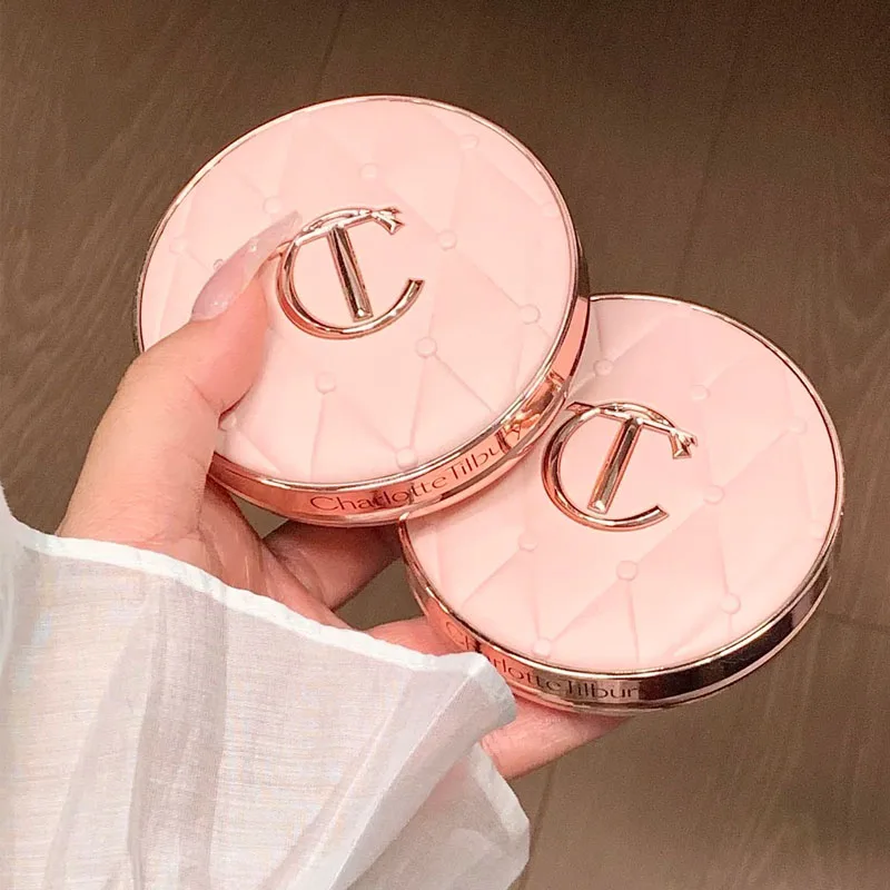 Жидкая основа на воздушной подушке Легкая увлажняющая, контролирующая жирность создает макияж без пор Стойкая посадка Charlotte Tilbury
Жидкая основа на воздушной подушке Легкая увлажняющая, контролирующая жирность создает макияж без пор Стойкая посадка Charlotte Tilbury