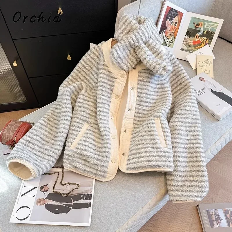 Korean Style Single Breasted Round Neck Fur Jacket For Women Casual Basics Jacket 2025 Winter Fashion Pockets Warm Coat
Korean Style Single Breasted Round Neck Fur Jacket For Women Casual Basics Jacket 2025 Winter Fashion Pockets Warm Coat