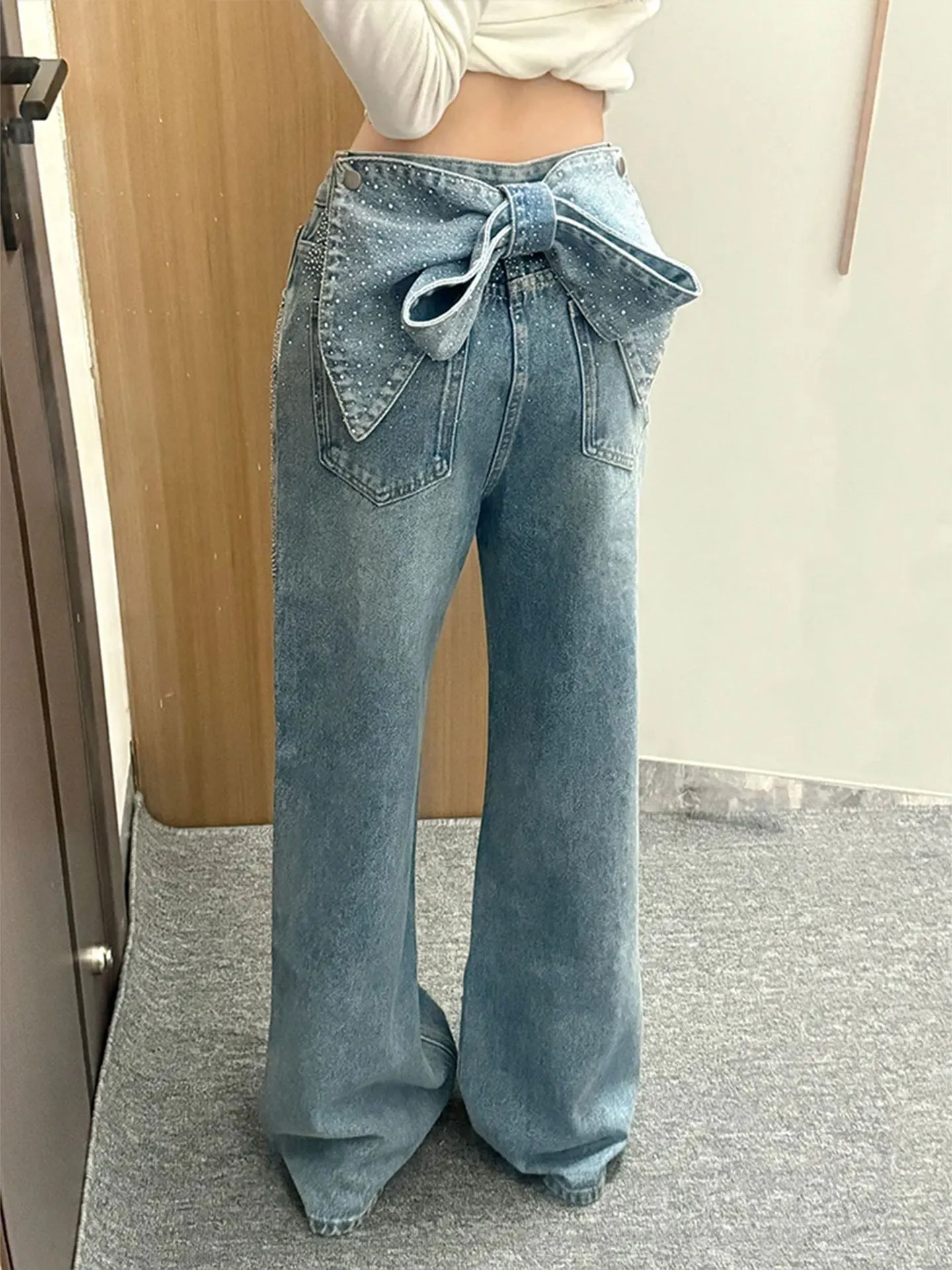 Hot Girl Knot Folded Wide Leg Jeans High Waist Denim Skirt Women's Summer Elegant Star Rhinestone Versatile H...
Hot Girl Knot Folded Wide Leg Jeans High Waist Denim Skirt Women's Summer Elegant Star Rhinestone Versatile H...