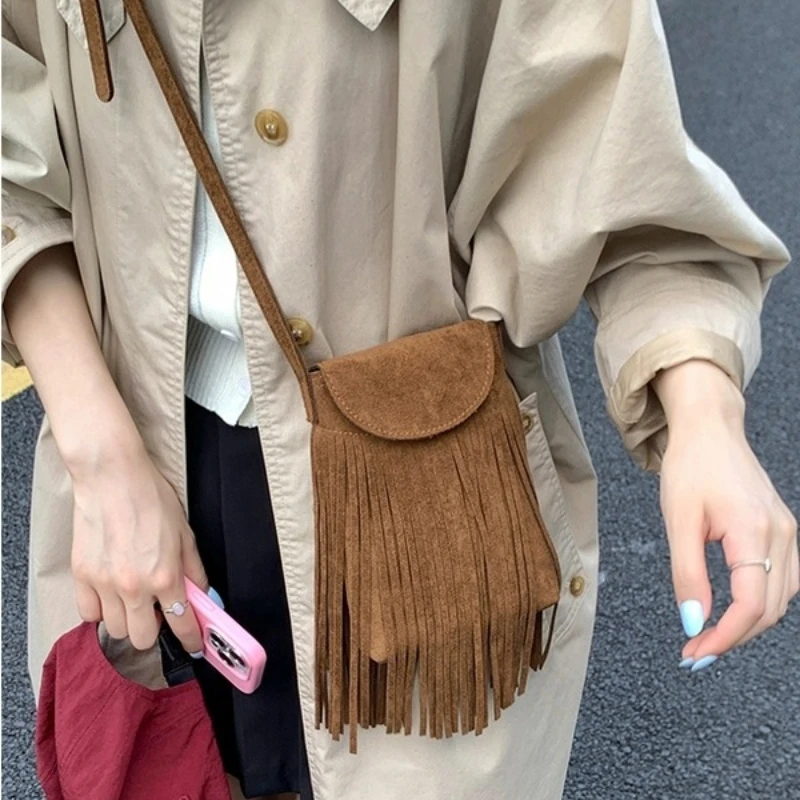Wasteland Style Mini Bags for Women 2025 New Maillard Color Brown Bohemian Retro Tassel Bags Faux Seude Crossbody Saddle Bolsas
Wasteland Style Mini Bags for Women 2025 New Maillard Color Brown Bohemian Retro Tassel Bags Faux Seude Crossbody Saddle Bolsas