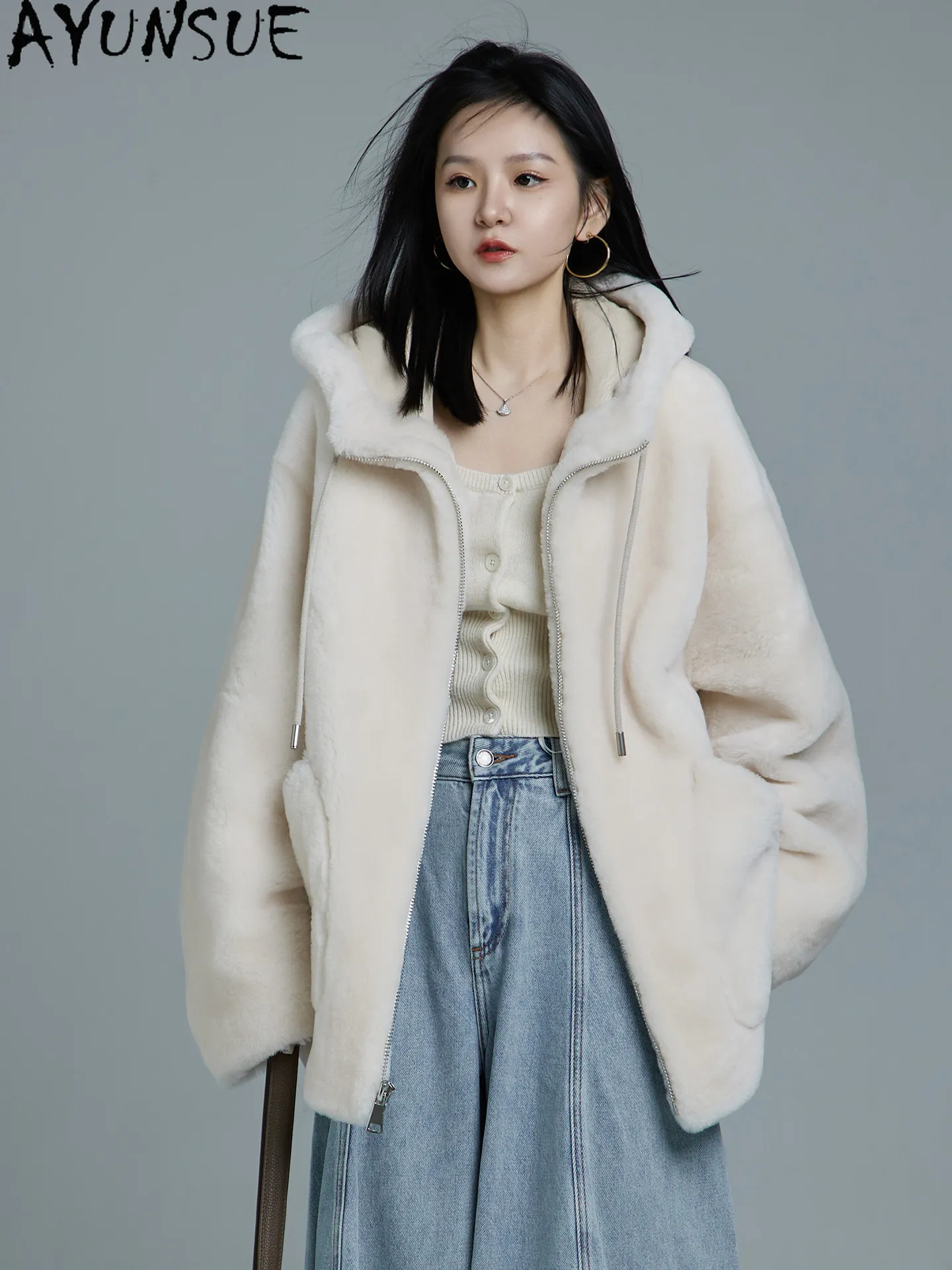 AYUNSUE Real Leather Jacket Women Hoodie Lamb Wool Winter Clothes Natural Merino Sheep Fur Coat Woman Fashion Loose Fit Casacos
AYUNSUE Real Leather Jacket Women Hoodie Lamb Wool Winter Clothes Natural Merino Sheep Fur Coat Woman Fashion Loose Fit Casacos