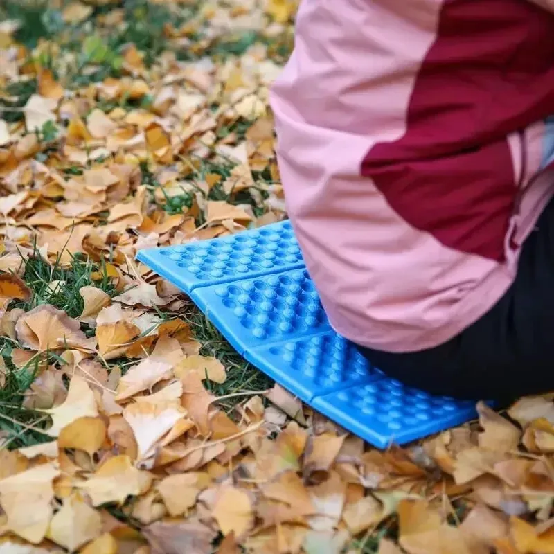 Honeycomb Massage Mat 6-Fold XPE Cushion Outdoor Hiking Camping Training Park Foldable Pillow Picnic Sitting Moisture-proof Pad
Honeycomb Massage Mat 6-Fold XPE Cushion Outdoor Hiking Camping Training Park Foldable Pillow Picnic Sitting Moisture-proof Pad