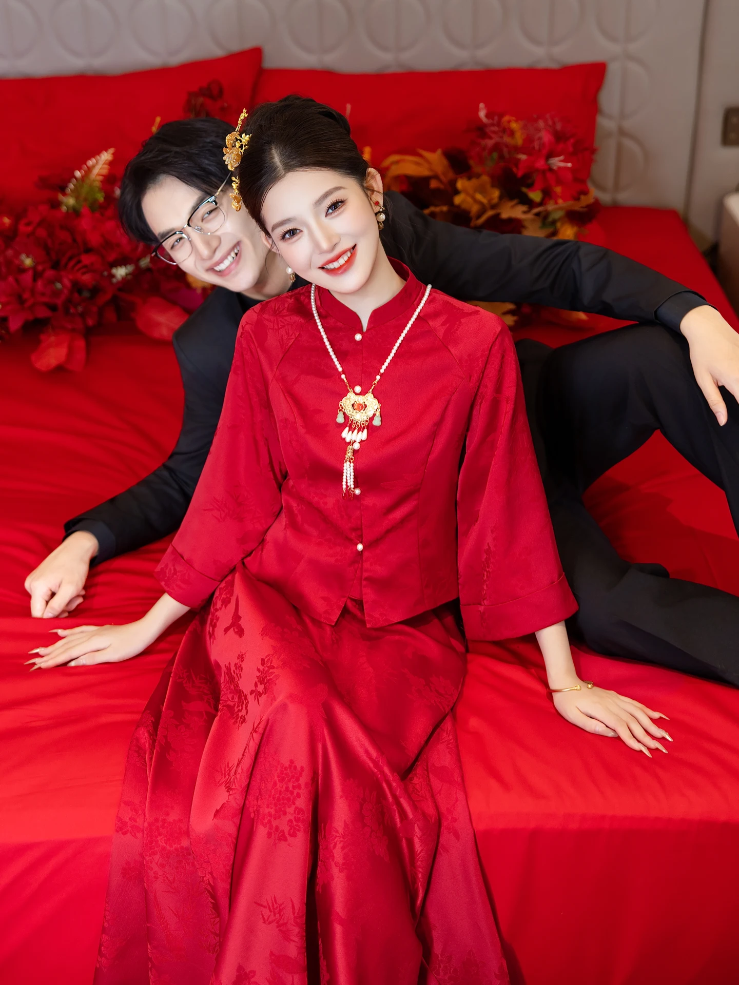 Новинка 2025 года: Китайское свадебное платье Сюй Хуэй Фу для невесты, для помолвки, с воротником-стойкой, в ретро-стиле, с длинными рукавами
Новинка 2025 года: Китайское свадебное платье Сюй Хуэй Фу для невесты, для помолвки, с воротником-стойкой, в ретро-стиле, с длинными рукавами