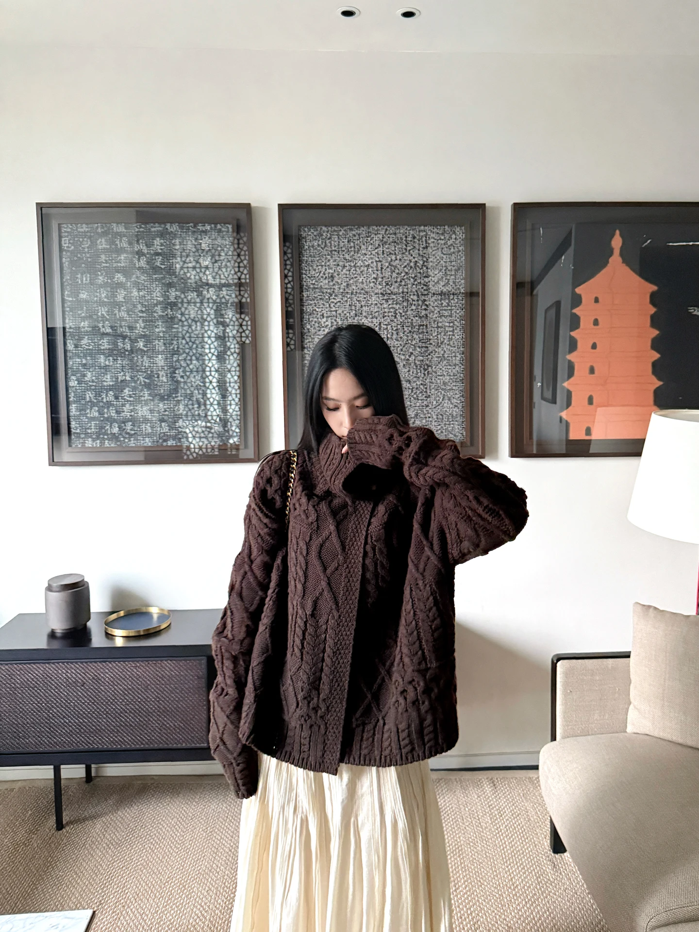 SMBL RAIN Vintage Knitted Cardigan Women's Coffee Color Twist Patterned Sweater Outerwear Spring 2026 Loose Fit Long Sve
SMBL RAIN Vintage Knitted Cardigan Women's Coffee Color Twist Patterned Sweater Outerwear Spring 2026 Loose Fit Long Sve