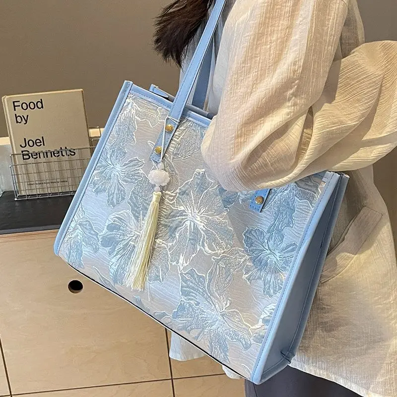 Chinese Style Embroidery Commuting Simple Large Capacity Versatile Hand-Held Single Shoulder Tote Bag for Women
Chinese Style Embroidery Commuting Simple Large Capacity Versatile Hand-Held Single Shoulder Tote Bag for Women