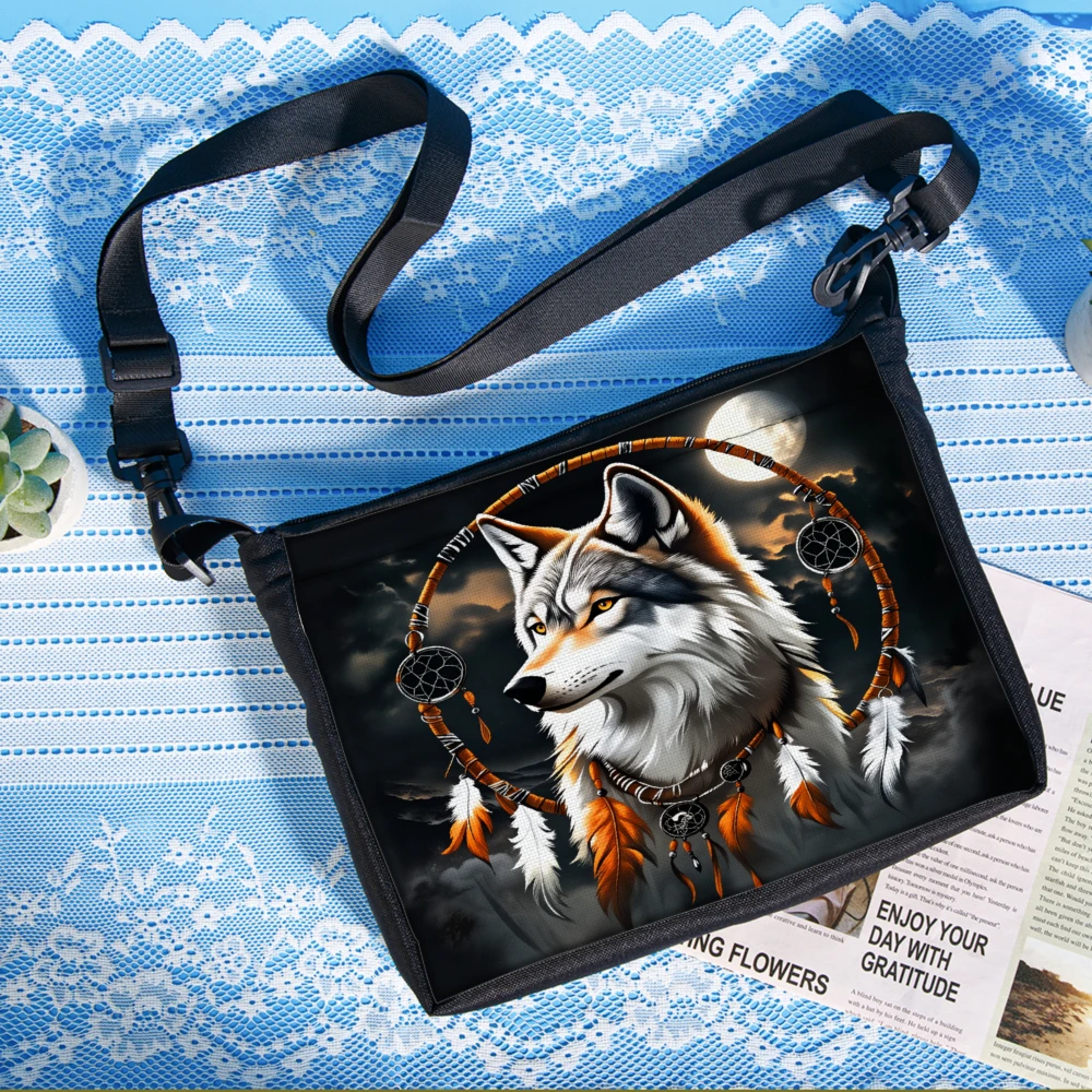 1pc Wolf Dreamcatcher Print Crossbody Bag Black Animal Pattern Shoulder Bags For Women Outdoor Travel Daily Use Fashion Accessor
1pc Wolf Dreamcatcher Print Crossbody Bag Black Animal Pattern Shoulder Bags For Women Outdoor Travel Daily Use Fashion Accessor