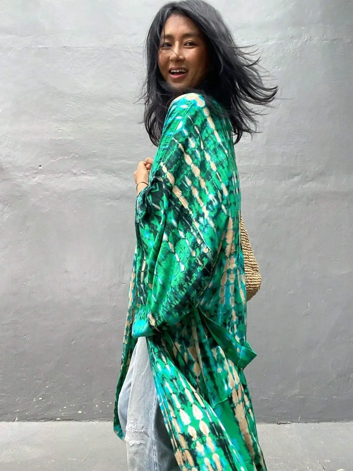 Oversized Bohemian Tie-Dye Kimono Wrap – Airy Open-Front Beach Cover-Up For Women
Oversized Bohemian Tie-Dye Kimono Wrap – Airy Open-Front Beach Cover-Up For Women