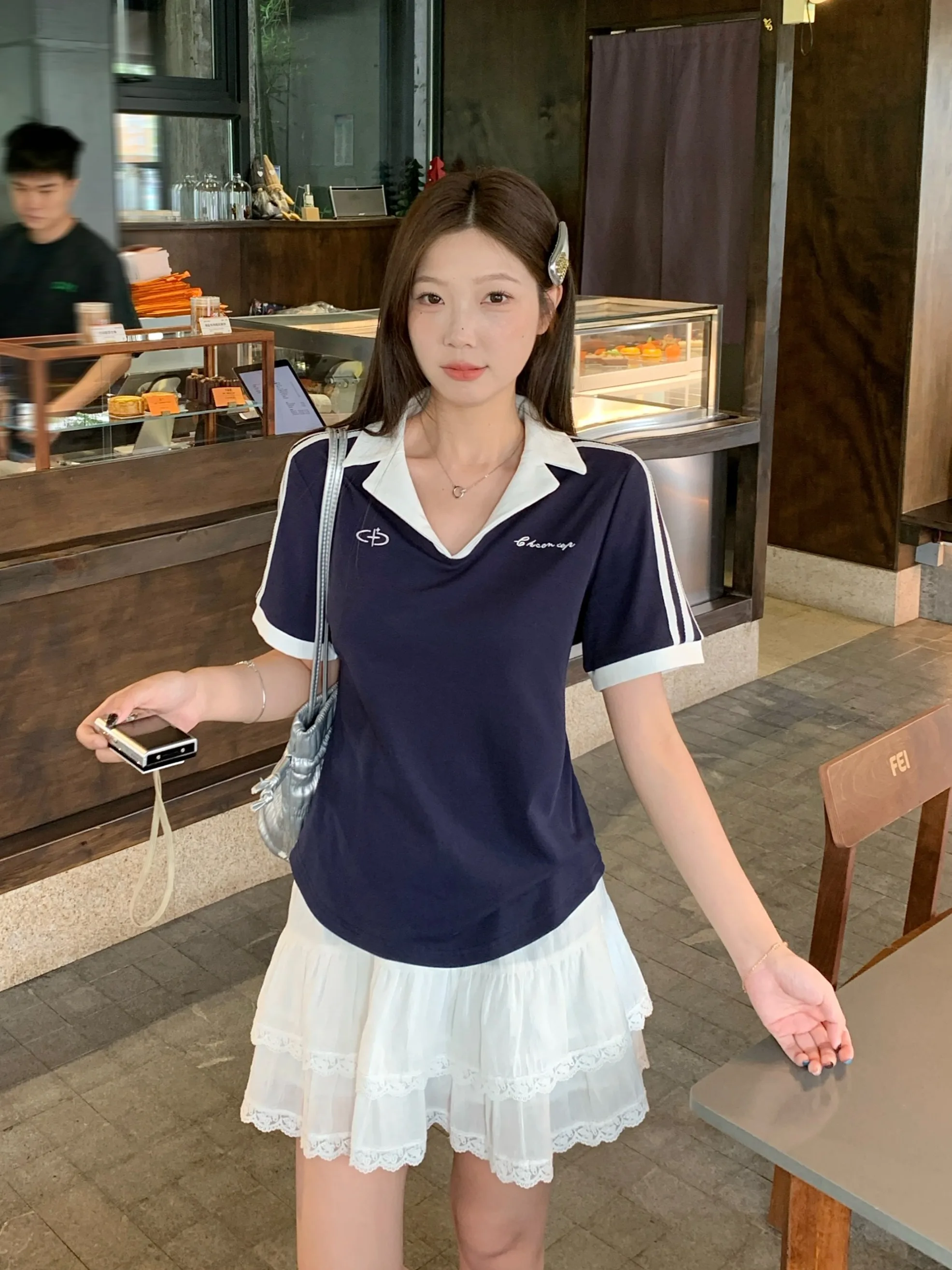 plus Size Women's American Retro Striped V-Neck Short Sleeve T-Shirt Casual Slimming Top for Summer High Waist Commute Style
plus Size Women's American Retro Striped V-Neck Short Sleeve T-Shirt Casual Slimming Top for Summer High Waist Commute Style