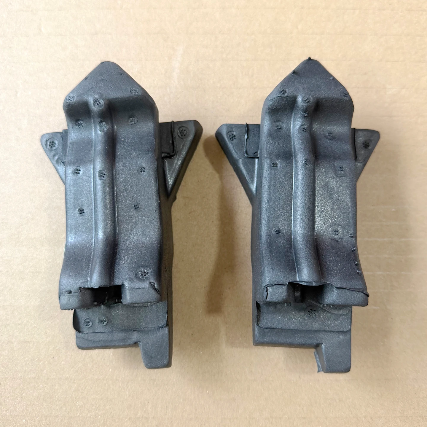 3G0864759 3G0864760 Hood Water Guide Buffer Foam Fits For VW Magotan B8L Passat B8 Variant 2016-2025 Bonnet Insulation Sponge
3G0864759 3G0864760 Hood Water Guide Buffer Foam Fits For VW Magotan B8L Passat B8 Variant 2016-2025 Bonnet Insulation Sponge