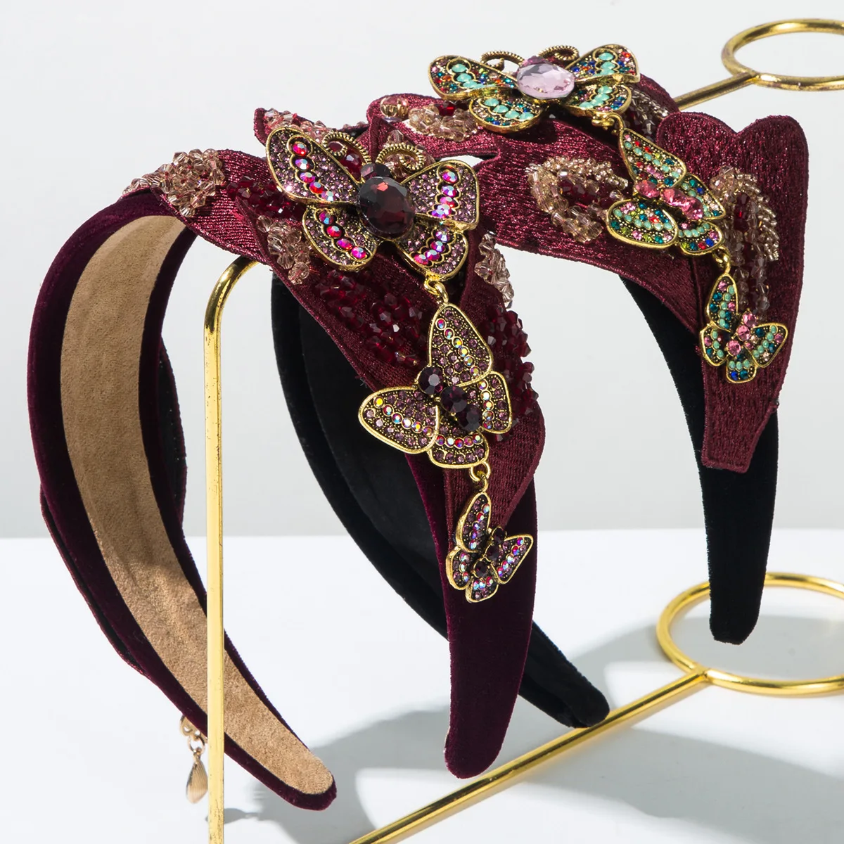 Stylish and elegant leaf headband inlaid with diamonds butterfly crystal bead headband sweet and gorgeous high-end hair accessor
Stylish and elegant leaf headband inlaid with diamonds butterfly crystal bead headband sweet and gorgeous high-end hair accessor