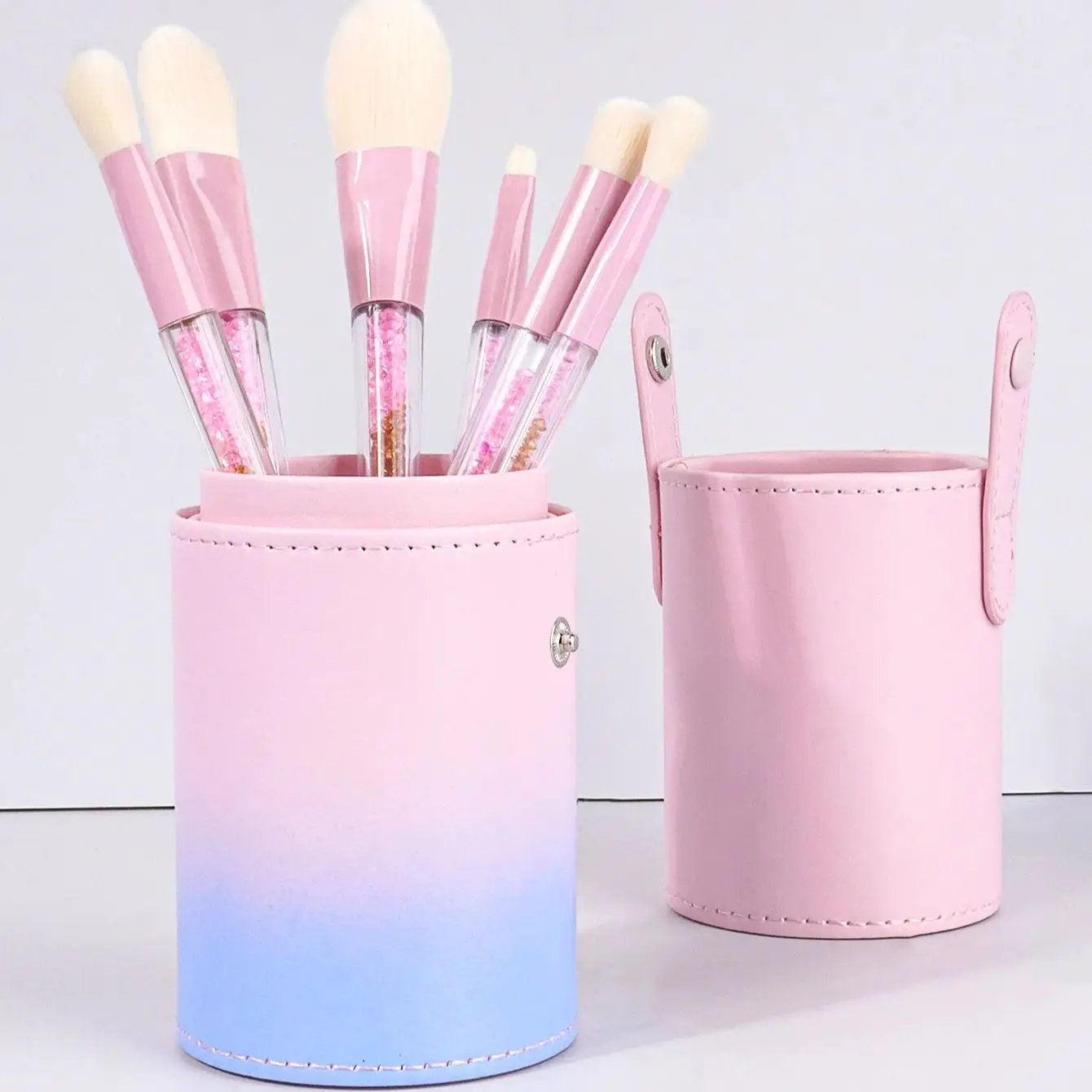 360 ° Вращающееся ведро для хранения кистей для макияжа, УФ-стерилизация и пыленепроницаемая косметическая трубка, дорожное и настольное хранилище двойного назначения
360 ° Вращающееся ведро для хранения кистей для макияжа, УФ-стерилизация и пыленепроницаемая косметическая трубка, дорожное и настольное хранилище двойного назначения