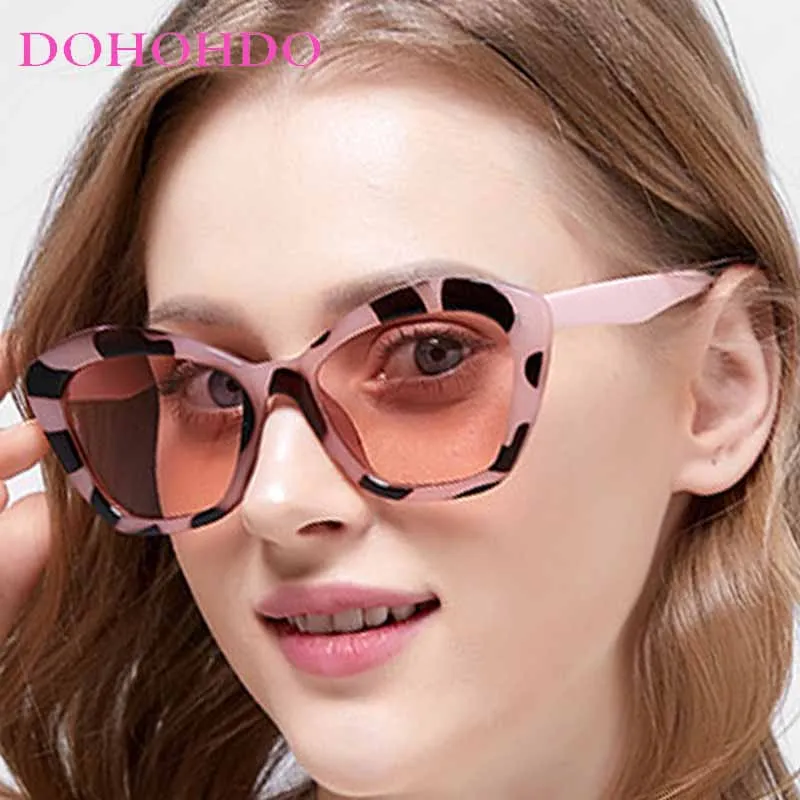 DOHOHDO Trendy Cat Eye Sunglasses Women Gradient Lens Retro Cateye Eyewear Fashion Personalized Female Brand Design Sun Glasses
DOHOHDO Trendy Cat Eye Sunglasses Women Gradient Lens Retro Cateye Eyewear Fashion Personalized Female Brand Design Sun Glasses