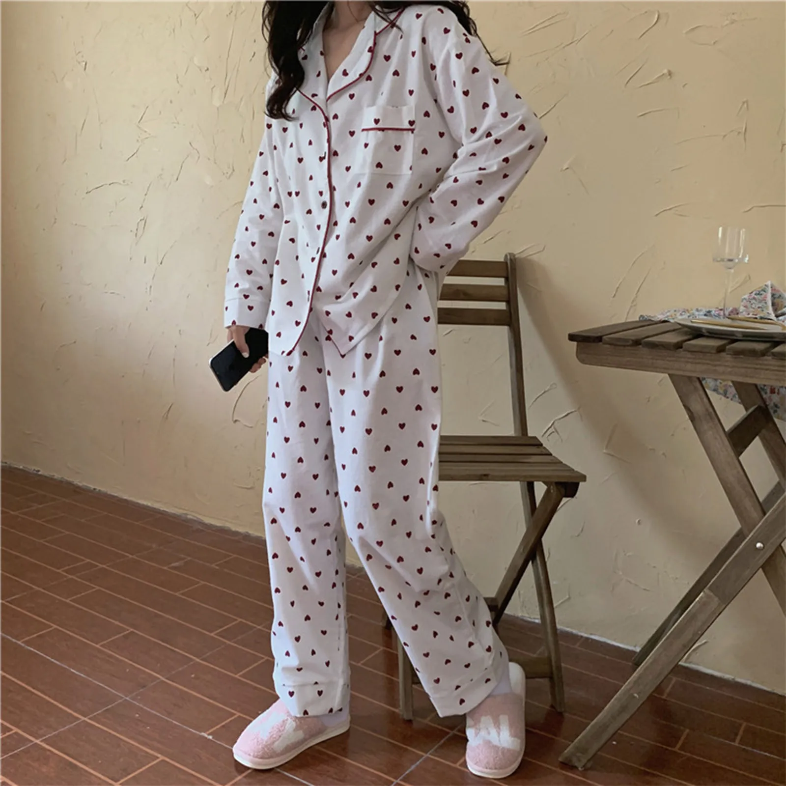 Fashionable Heart Printed Comfortable Pajama Set with Button Down T-shirt and Long Pants Casual Loose Homewear Clothes
Fashionable Heart Printed Comfortable Pajama Set with Button Down T-shirt and Long Pants Casual Loose Homewear Clothes