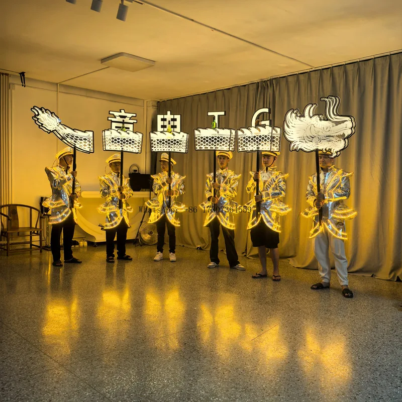 Индивидуальный светодиодный акриловый танец вина, скипетр дракона, бар, КТВ, винный набор, винная стойка, световой знак, светящаяся ручная вывеска в форме дракона
Индивидуальный светодиодный акриловый танец вина, скипетр дракона, бар, КТВ, винный набор, винная стойка, световой знак, светящаяся ручная вывеска в форме дракона