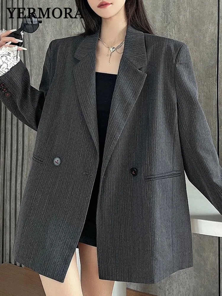 YERMORA серый повседневный блейзер с кружевными пуговицами для женщин, свободный новый пиджак с длинными рукавами и лацканами, модная весна-осень 2025
YERMORA серый повседневный блейзер с кружевными пуговицами для женщин, свободный новый пиджак с длинными рукавами и лацканами, модная весна-осень 2025