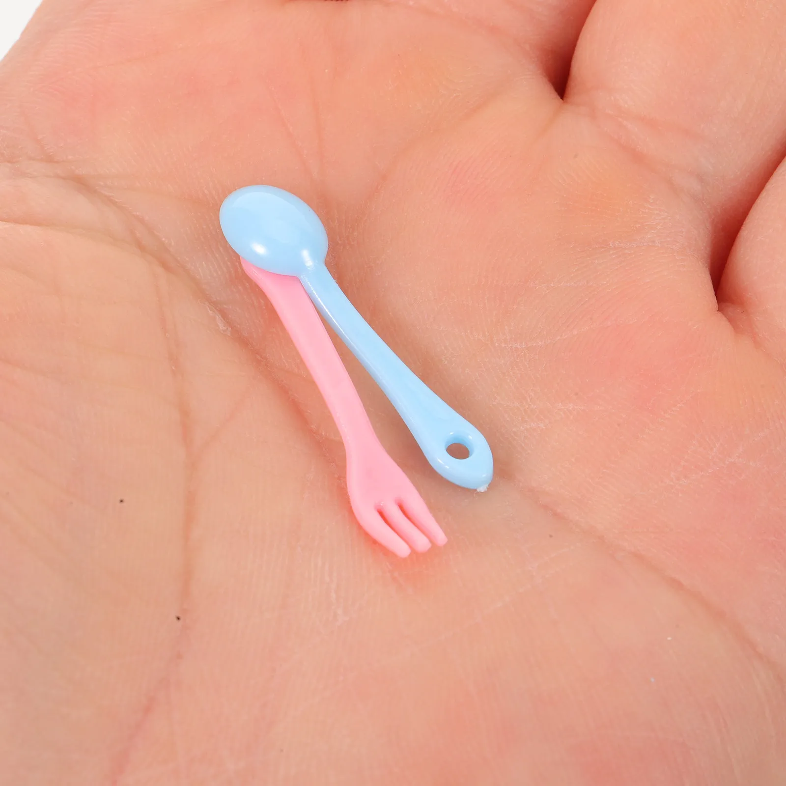 40Set Mini Plastic Spoons and Forks Set Soothing Colors Lifelike Detail Compact Tableware for Miniature Home Decor Education
40Set Mini Plastic Spoons and Forks Set Soothing Colors Lifelike Detail Compact Tableware for Miniature Home Decor Education