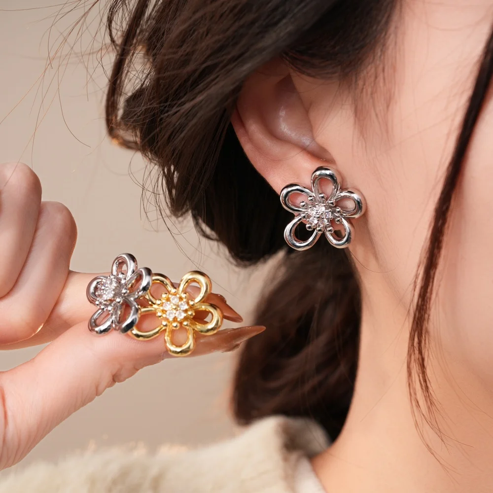 Moissanite flower earrings for women, casual and fashionable, unique, niche, light luxury, high-end, women, light luxury, girls,
Moissanite flower earrings for women, casual and fashionable, unique, niche, light luxury, high-end, women, light luxury, girls,
