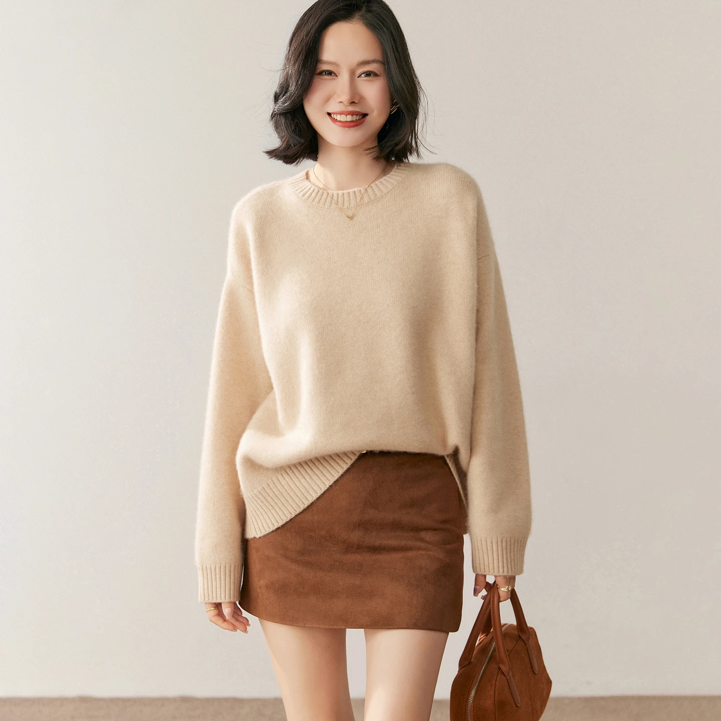 Hot Sale Women's 100% Cashmere O-neck Silhouette Short Pullover Thick Sweater Autumn Winter Casual WarmW Soft Base Knit Top
Hot Sale Women's 100% Cashmere O-neck Silhouette Short Pullover Thick Sweater Autumn Winter Casual WarmW Soft Base Knit Top
