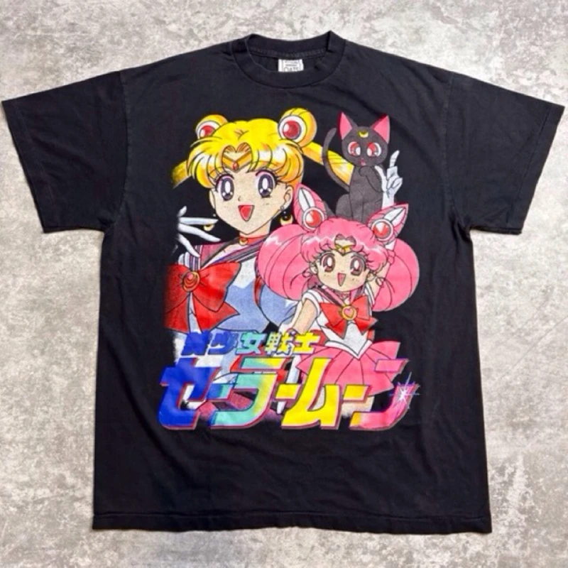Japanese Anime Sailor Moon Oversized Men's T-shirt Summer New Retro Men's and Women's Streetwear
Japanese Anime Sailor Moon Oversized Men's T-shirt Summer New Retro Men's and Women's Streetwear